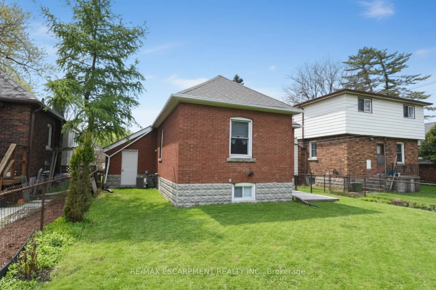 Photo 32 of 8 Norwood Road, Hamilton, Westdale — HOMEH