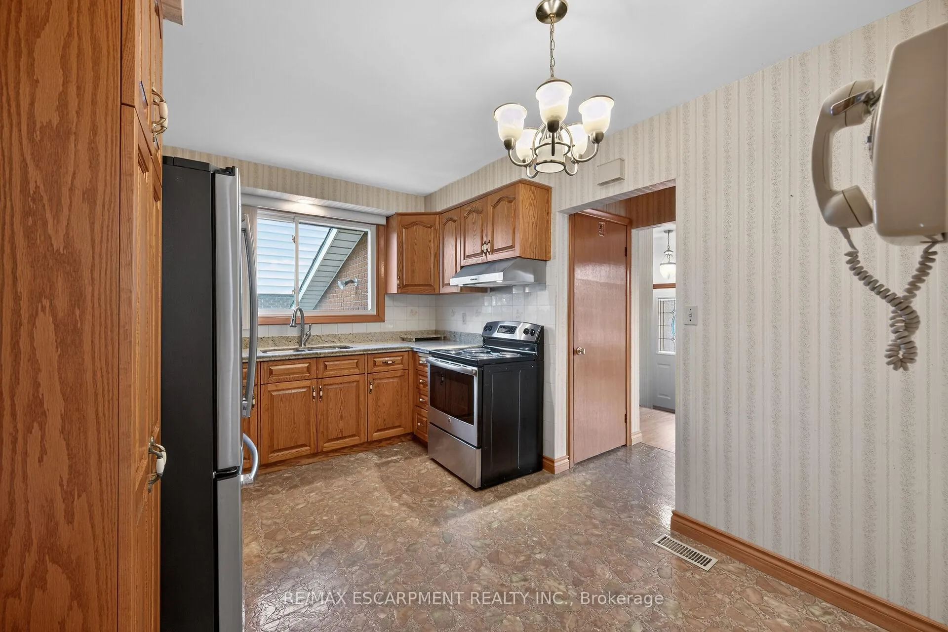Photo 13 of 336 Montmorency Drive, Hamilton, Red Hill — HOMEH
