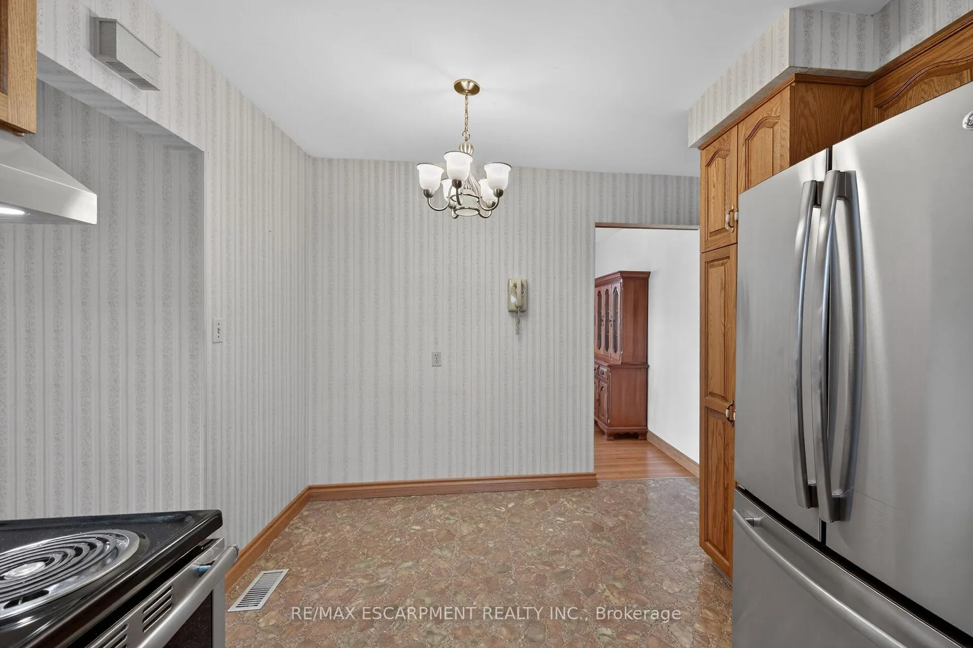 Photo 17 of 336 Montmorency Drive, Hamilton, Red Hill — HOMEH