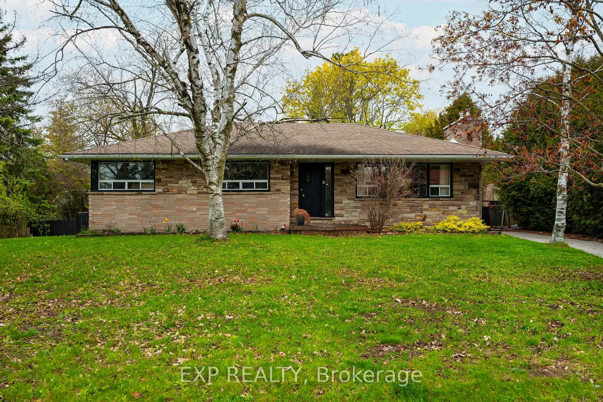 Photo 1 of 16 Carberry Street, Erin, Hillsburgh — HOMEH