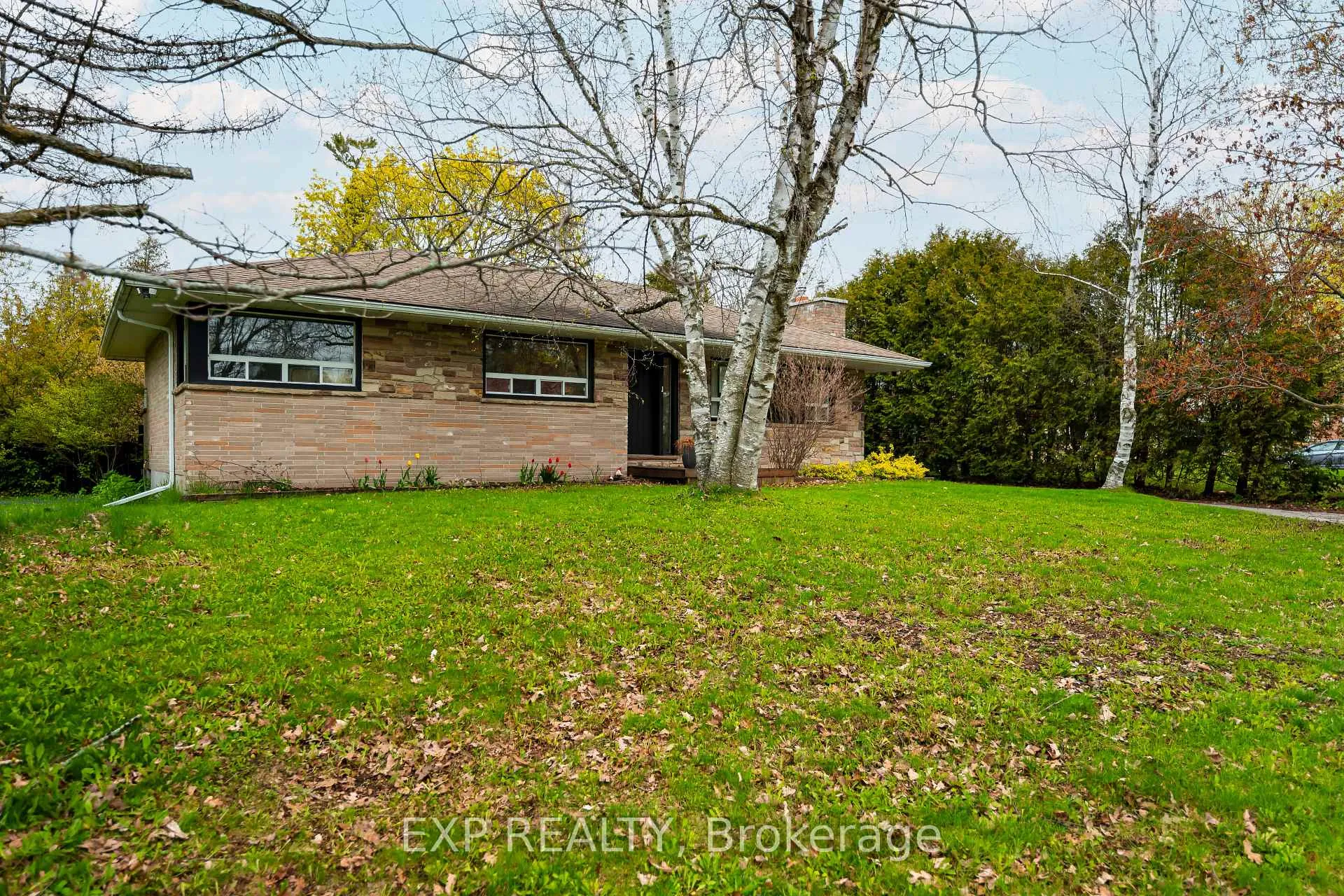 Photo 2 of 16 Carberry Street, Erin, Hillsburgh — HOMEH