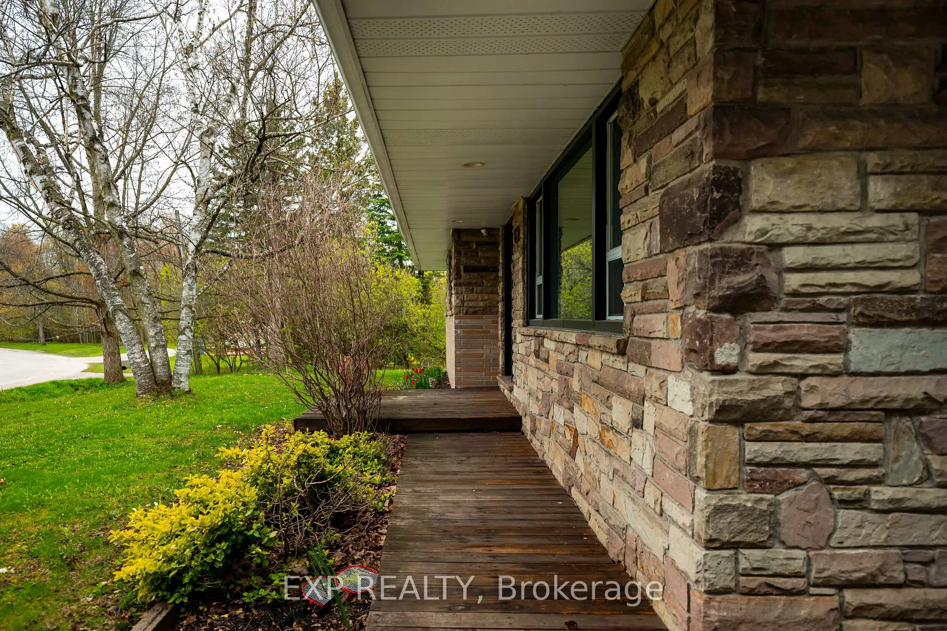 Photo 6 of 16 Carberry Street, Erin, Hillsburgh — HOMEH