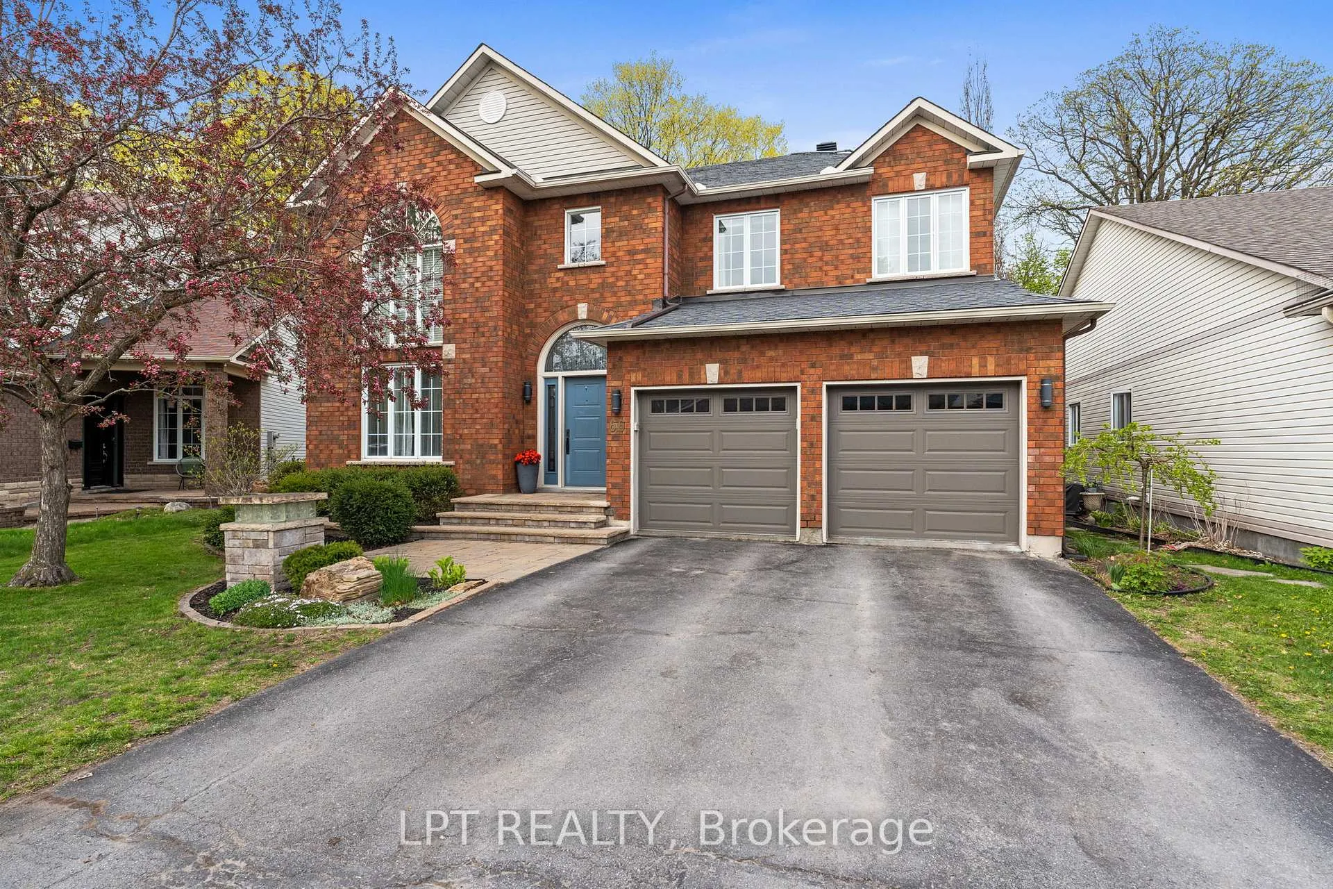 Photo 2 of 66 Forest Gate Way N, Ottawa, Barrhaven East — HOMEH
