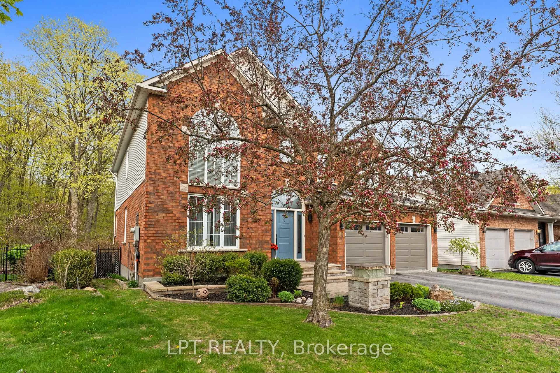 Photo 3 of 66 Forest Gate Way N, Ottawa, Barrhaven East — HOMEH