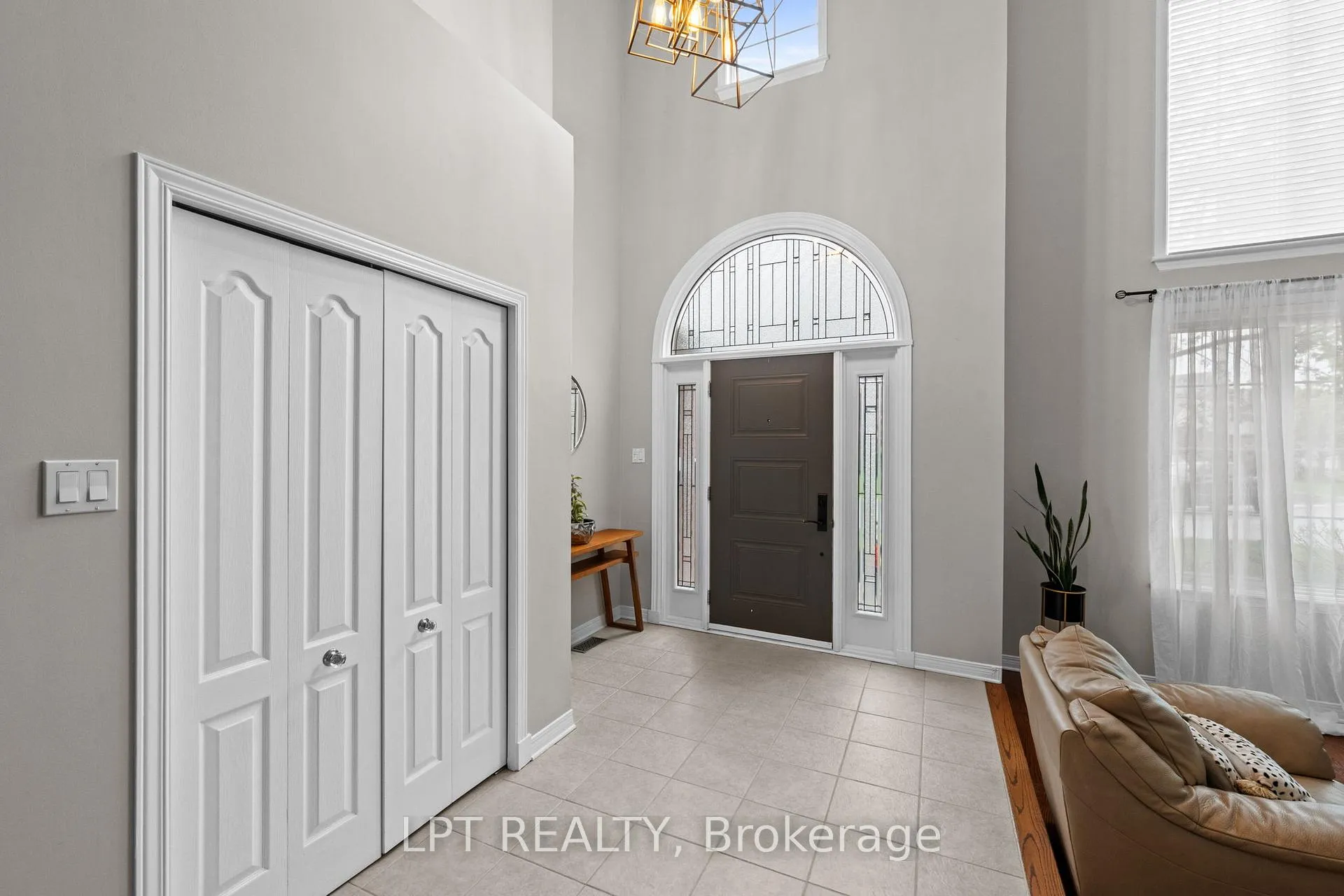 Photo 4 of 66 Forest Gate Way N, Ottawa, Barrhaven East — HOMEH