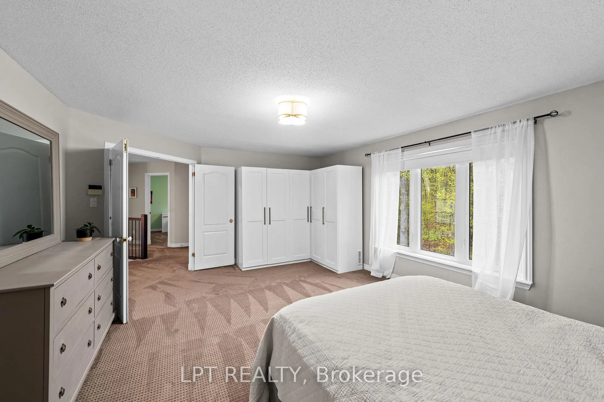 Photo 24 of 66 Forest Gate Way N, Ottawa, Barrhaven East — HOMEH