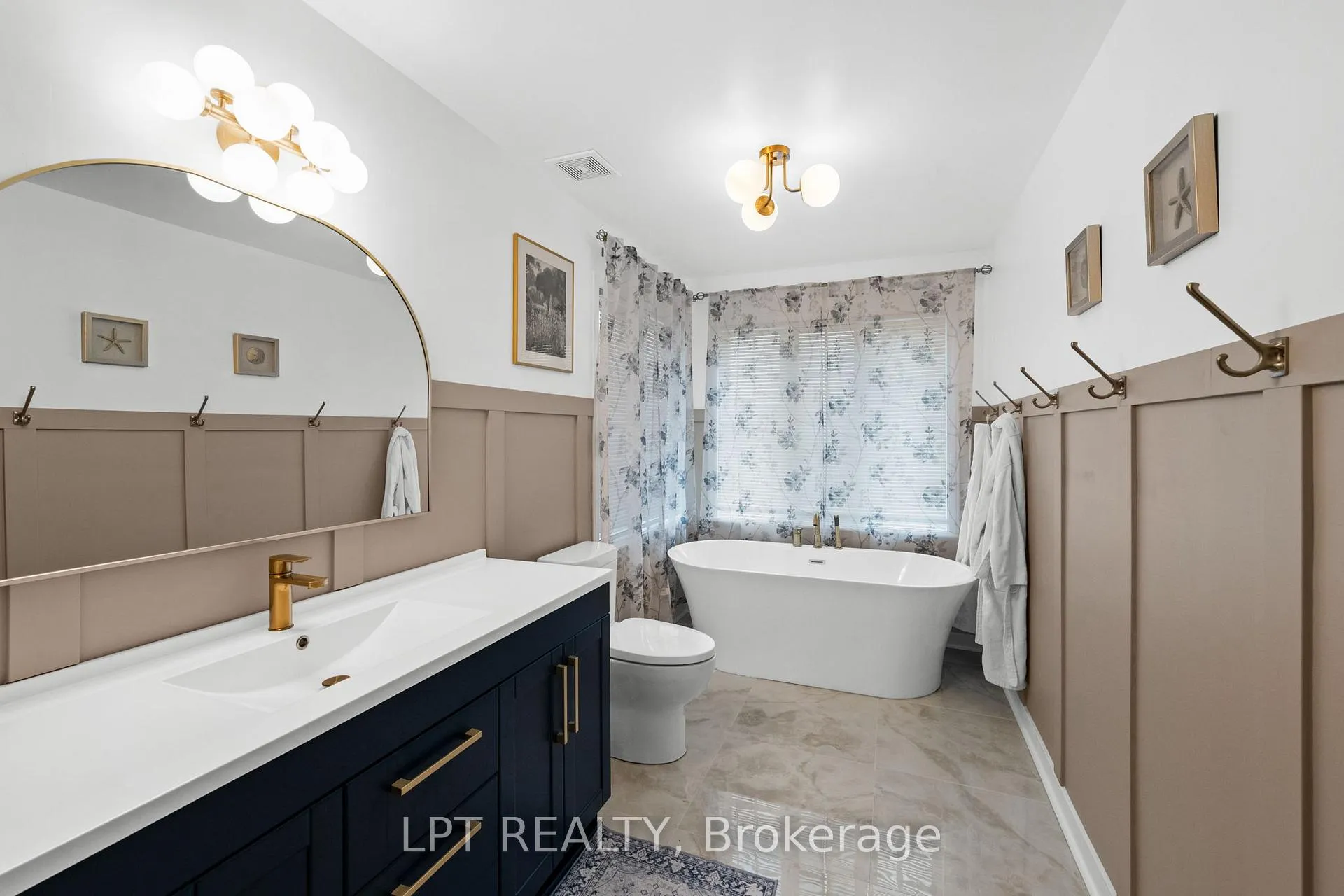 Photo 27 of 66 Forest Gate Way N, Ottawa, Barrhaven East — HOMEH
