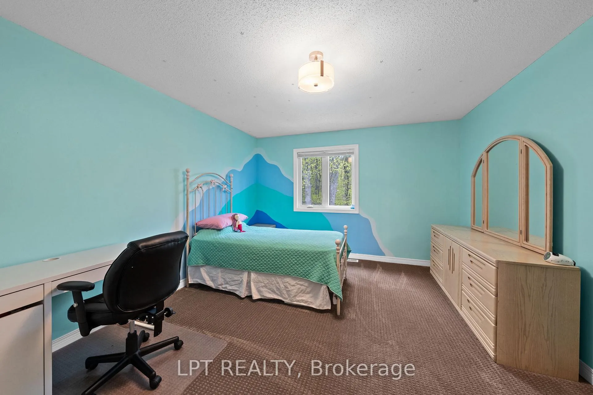 Photo 32 of 66 Forest Gate Way N, Ottawa, Barrhaven East — HOMEH