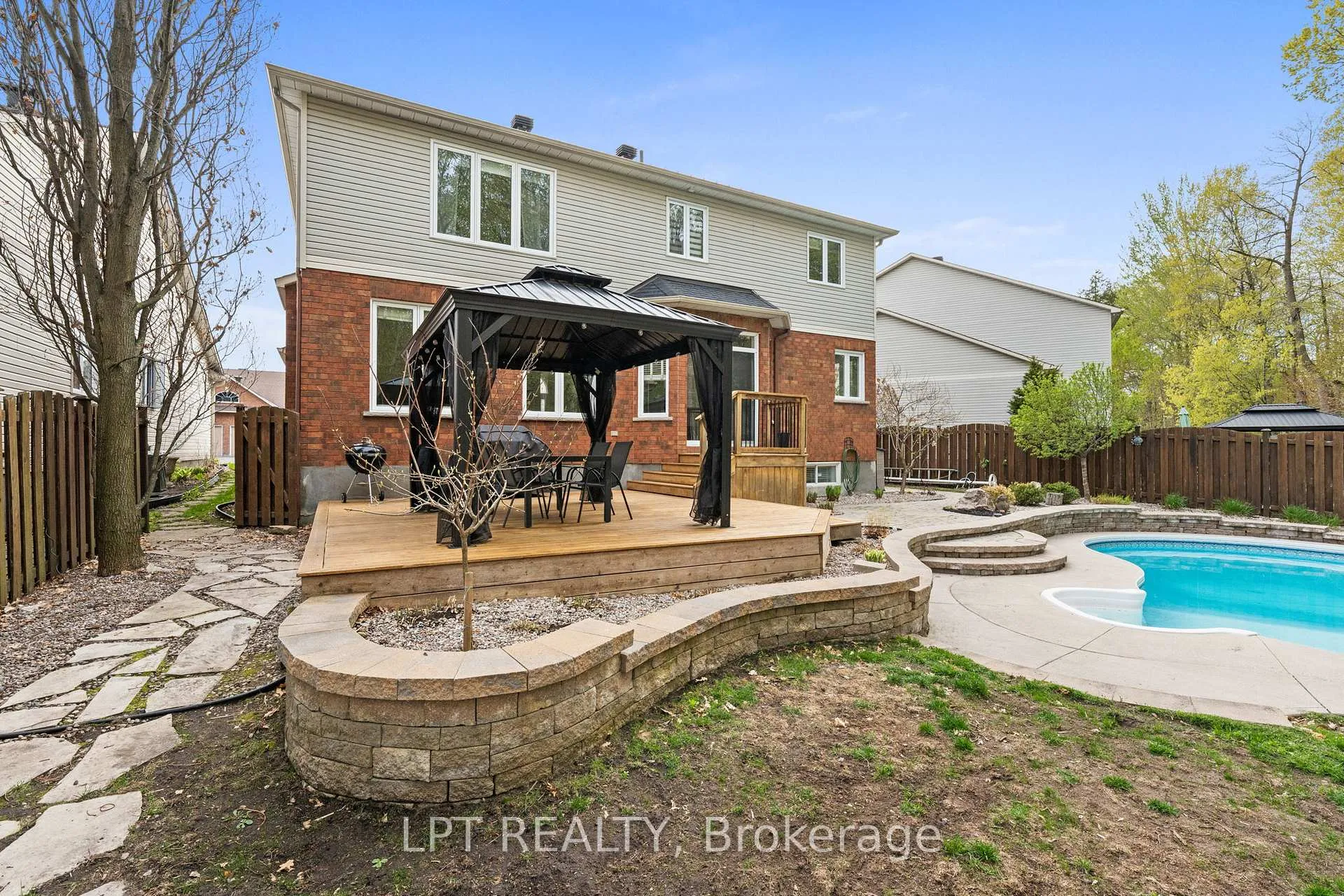 Photo 45 of 66 Forest Gate Way N, Ottawa, Barrhaven East — HOMEH