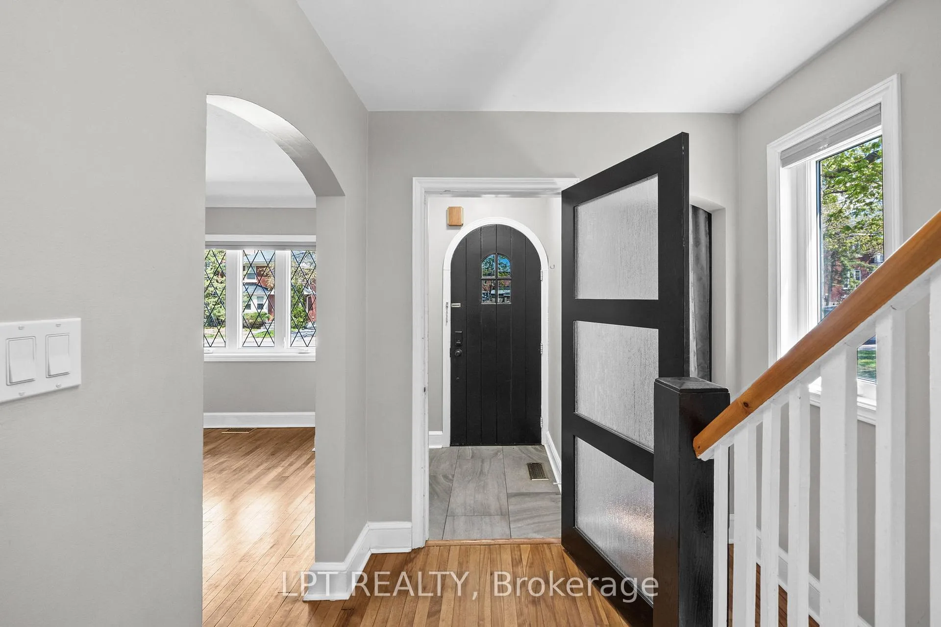 Photo 4 of 126 Blackburn Avenue, Ottawa, Sandy Hill — HOMEH