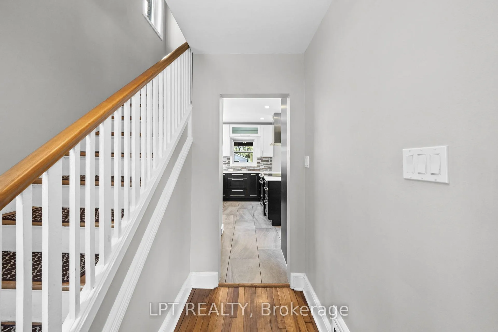 Photo 6 of 126 Blackburn Avenue, Ottawa, Sandy Hill — HOMEH