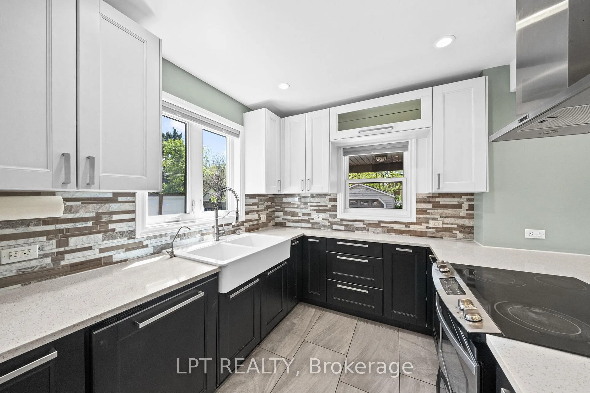 Photo 8 of 126 Blackburn Avenue, Ottawa, Sandy Hill — HOMEH