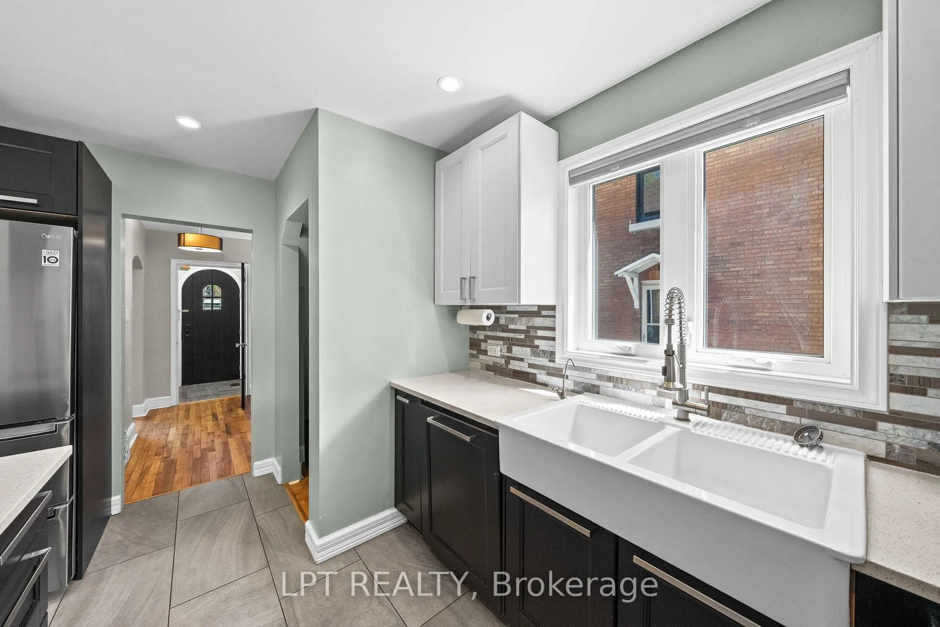 Photo 10 of 126 Blackburn Avenue, Ottawa, Sandy Hill — HOMEH