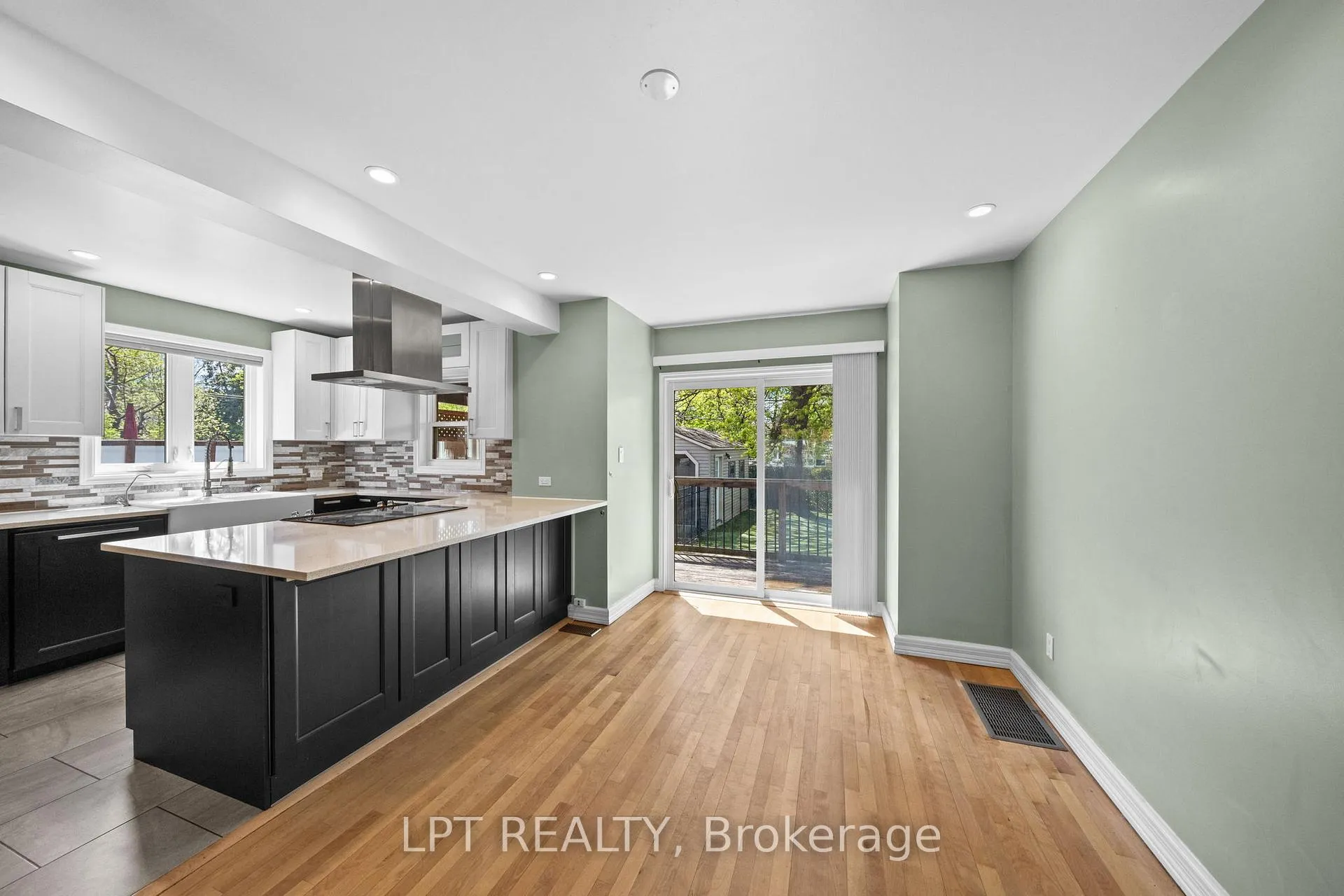 Photo 14 of 126 Blackburn Avenue, Ottawa, Sandy Hill — HOMEH