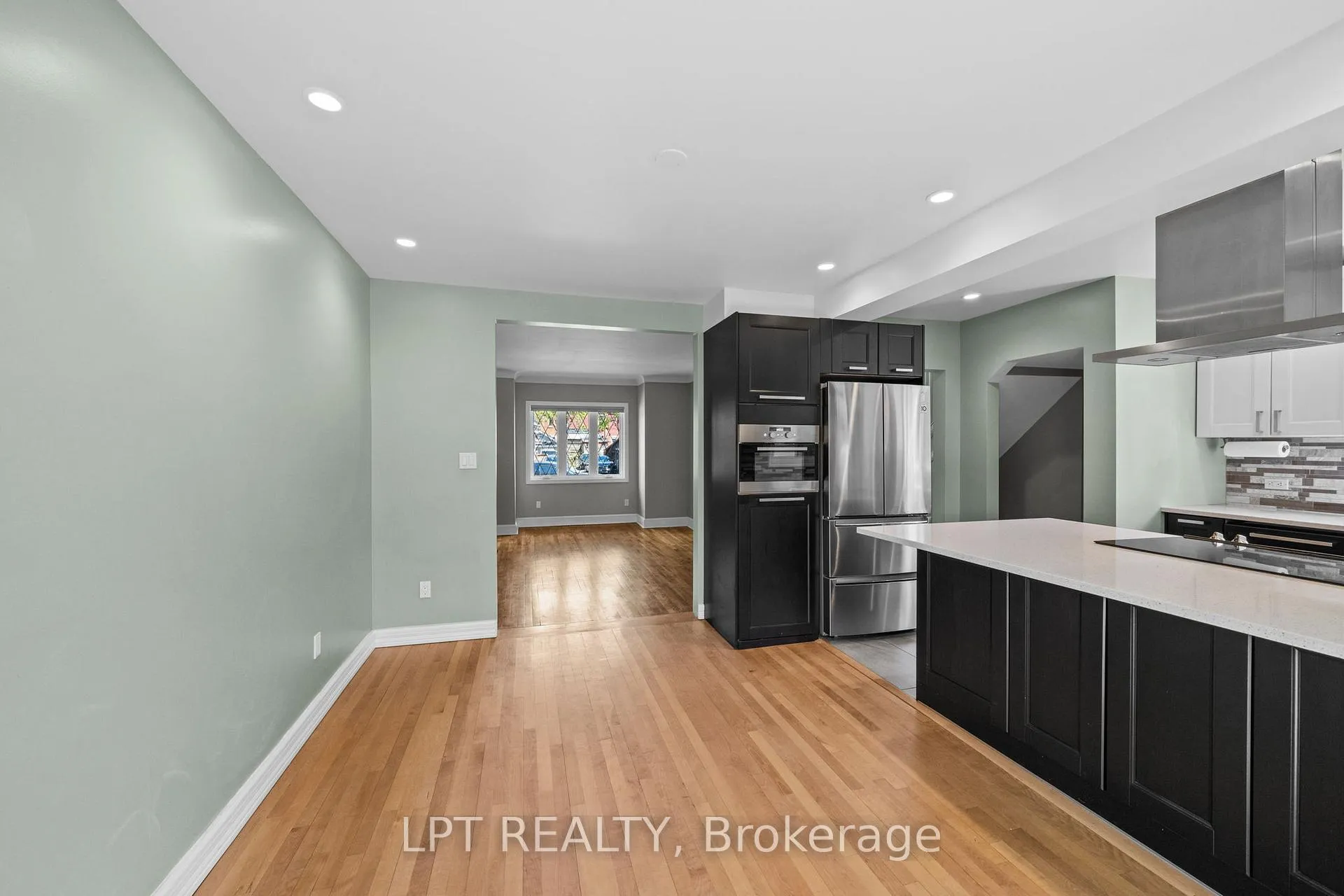 Photo 15 of 126 Blackburn Avenue, Ottawa, Sandy Hill — HOMEH