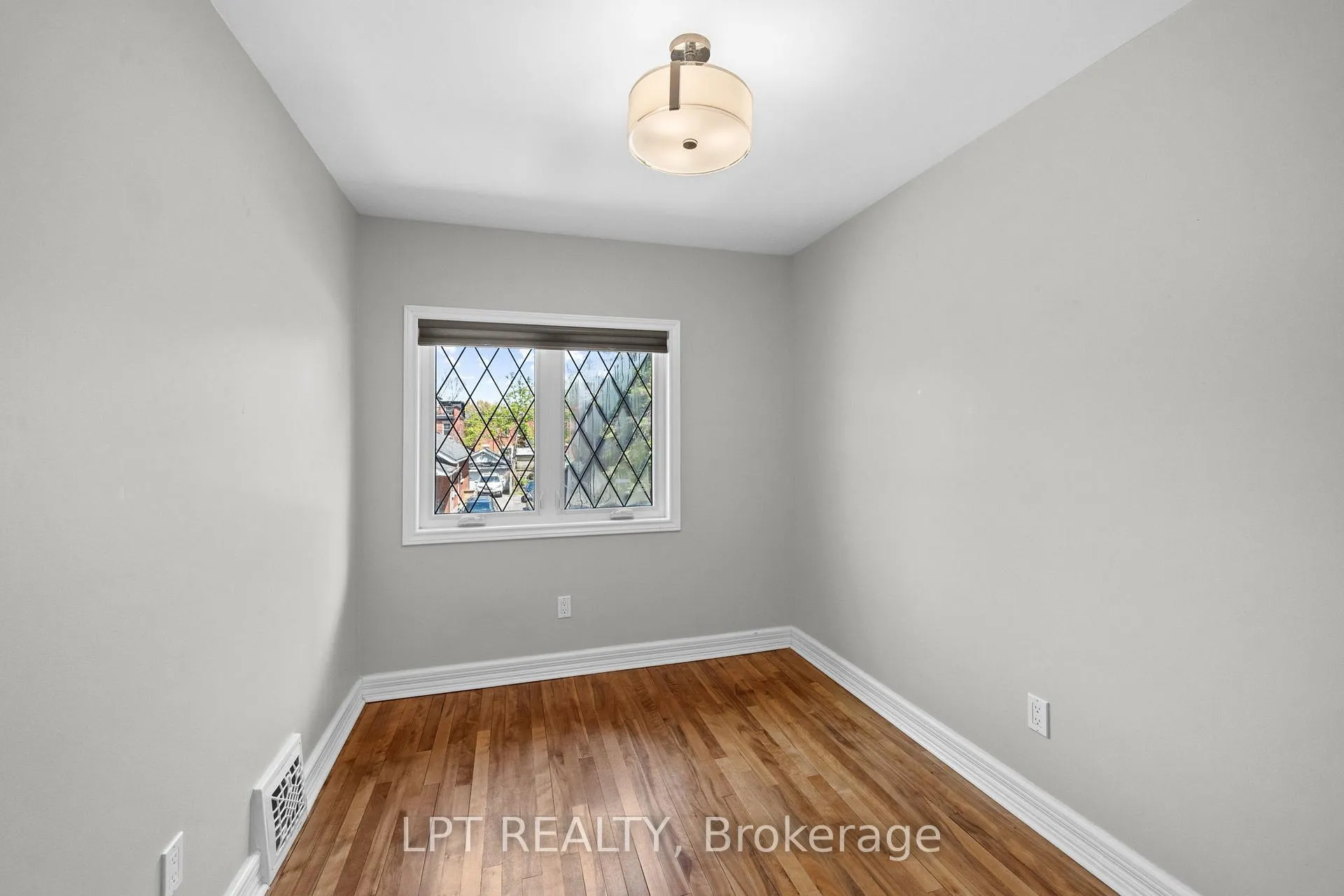 Photo 20 of 126 Blackburn Avenue, Ottawa, Sandy Hill — HOMEH