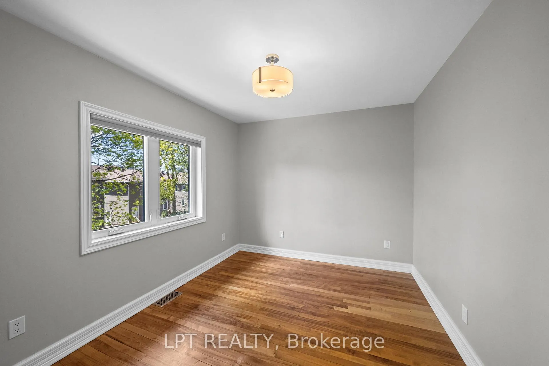 Photo 25 of 126 Blackburn Avenue, Ottawa, Sandy Hill — HOMEH
