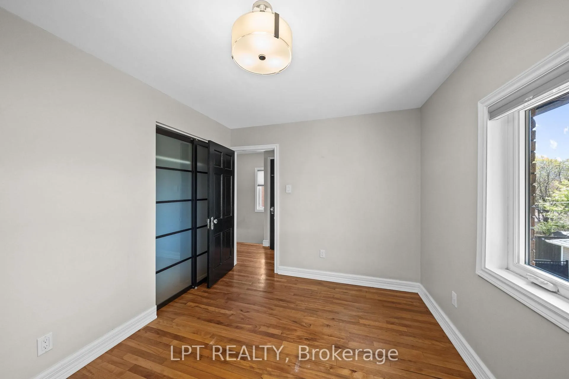 Photo 26 of 126 Blackburn Avenue, Ottawa, Sandy Hill — HOMEH