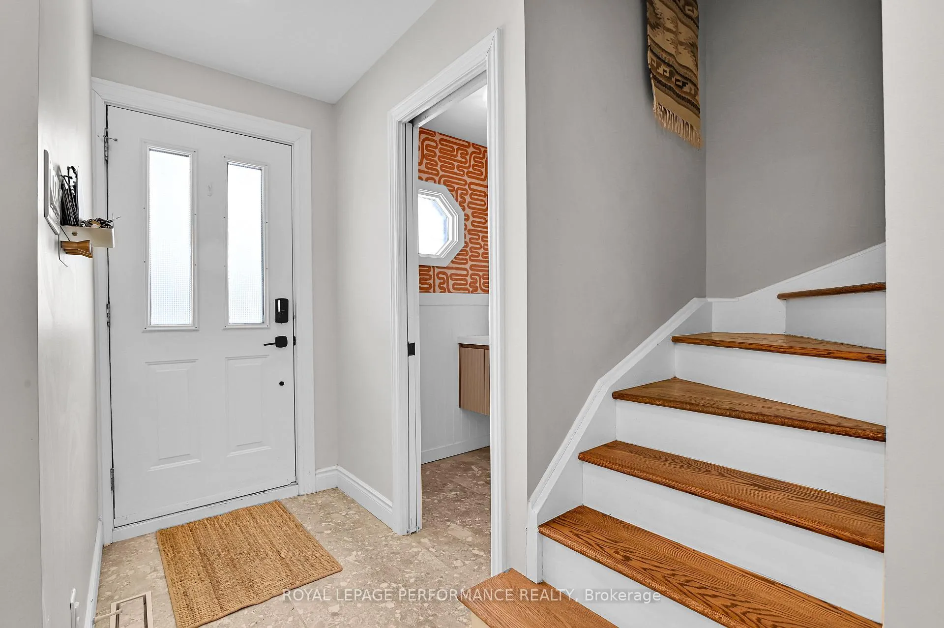 Photo 2 of 835 Provost Drive, Ottawa, Riverside Park South — HOMEH
