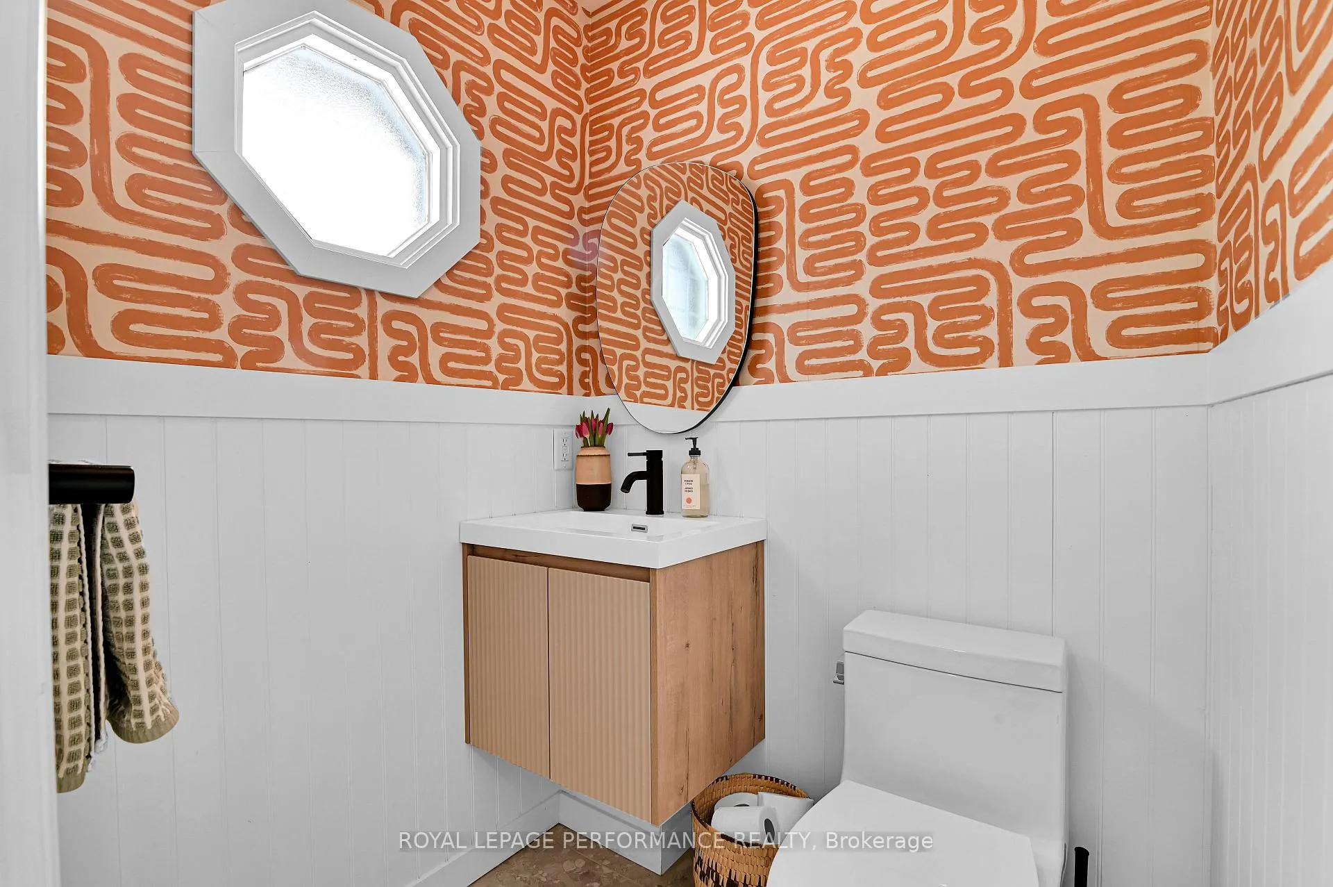 Photo 3 of 835 Provost Drive, Ottawa, Riverside Park South — HOMEH