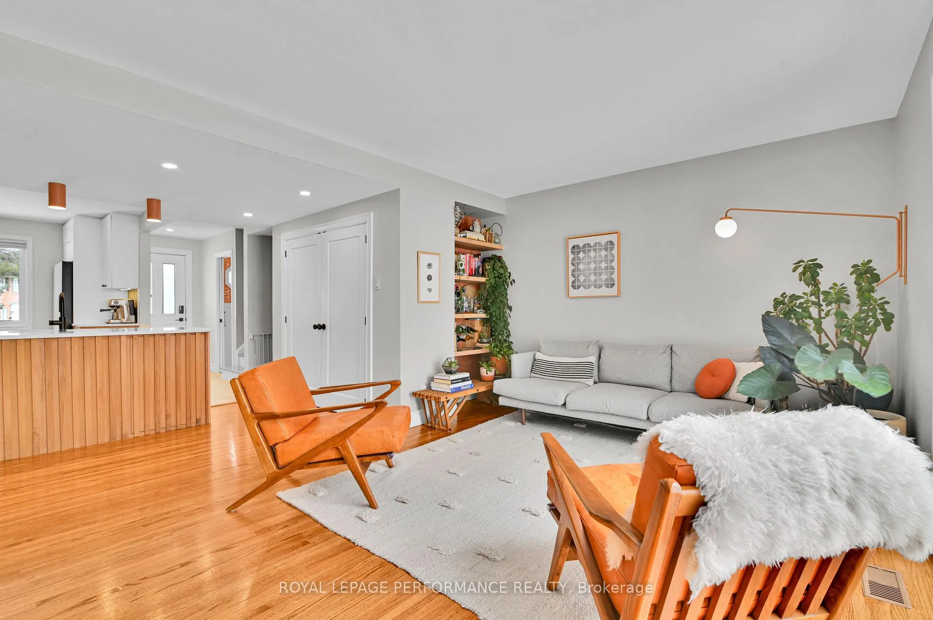 Photo 11 of 835 Provost Drive, Ottawa, Riverside Park South — HOMEH