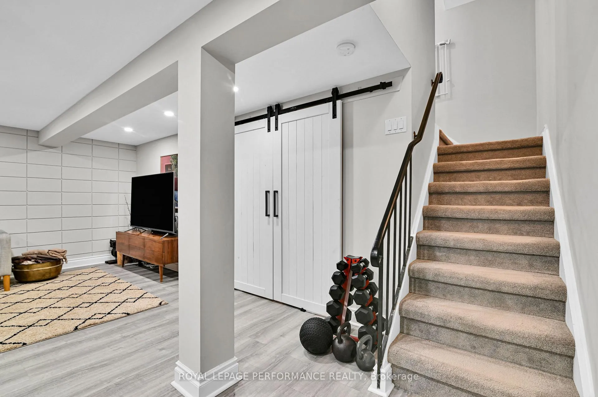 Photo 24 of 835 Provost Drive, Ottawa, Riverside Park South — HOMEH
