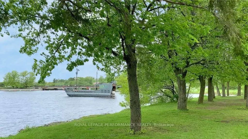 Photo 34 of 835 Provost Drive, Ottawa, Riverside Park South — HOMEH