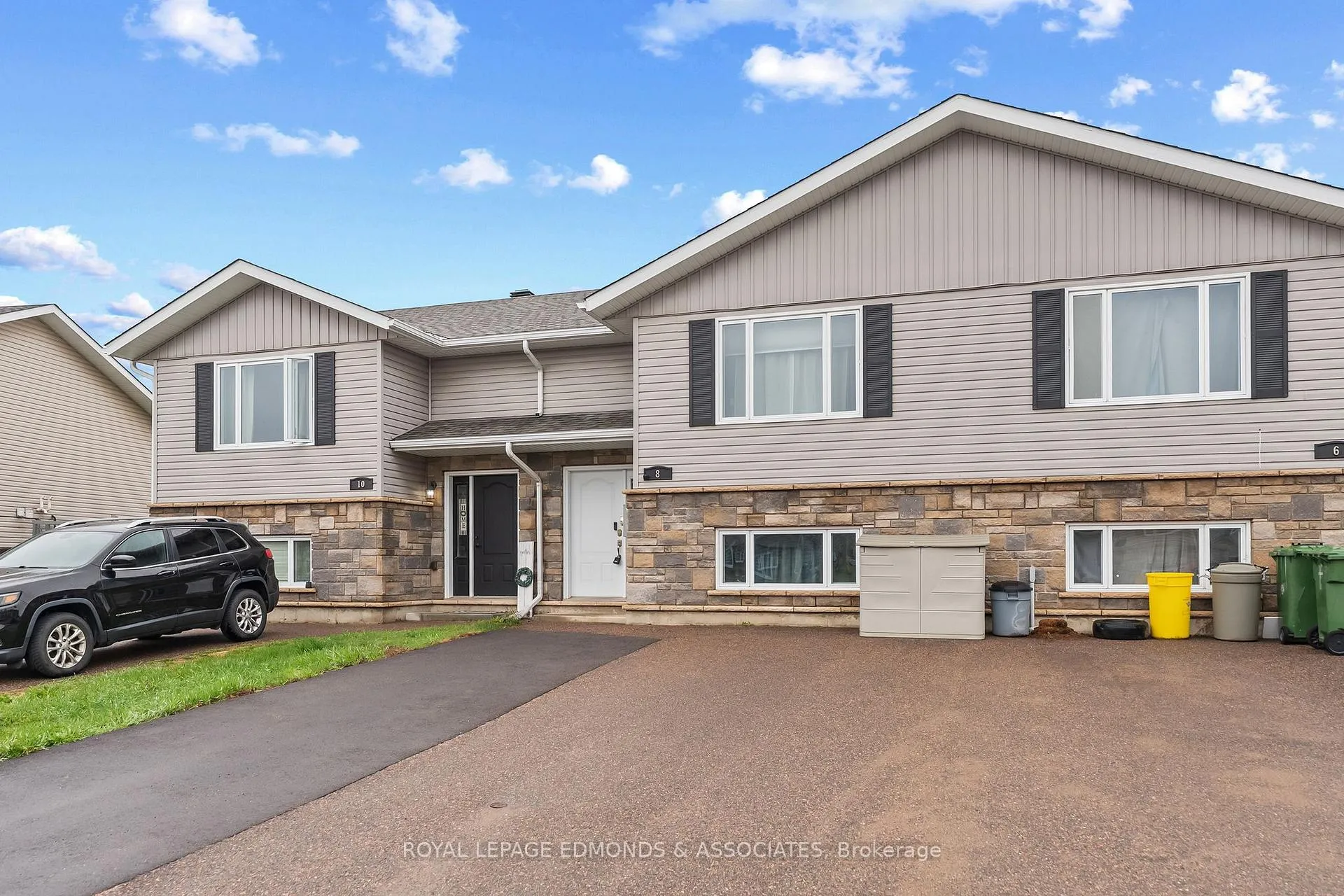 Photo 3 of 8 William Thomas Drive, Petawawa — HOMEH