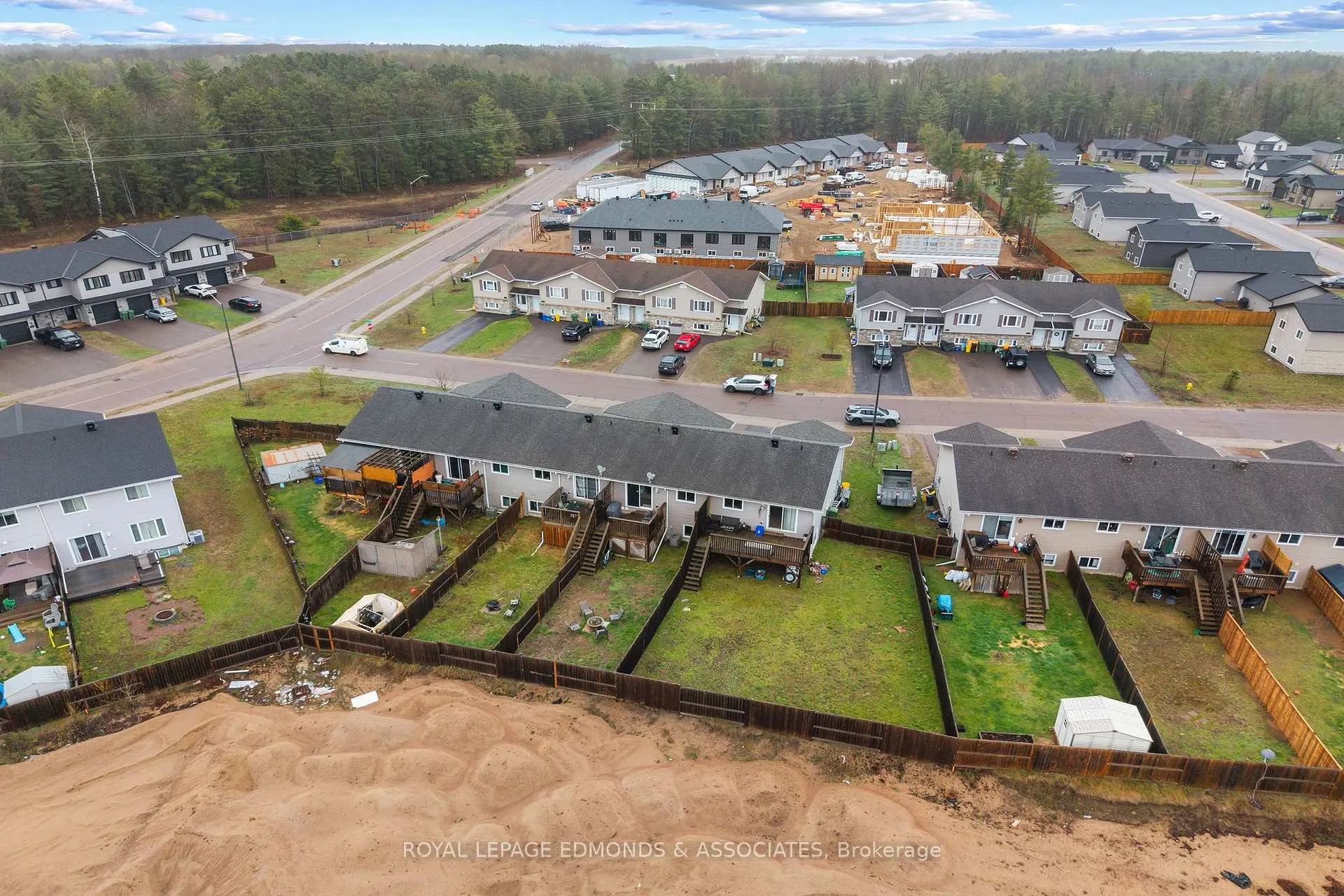 Photo 39 of 8 William Thomas Drive, Petawawa — HOMEH