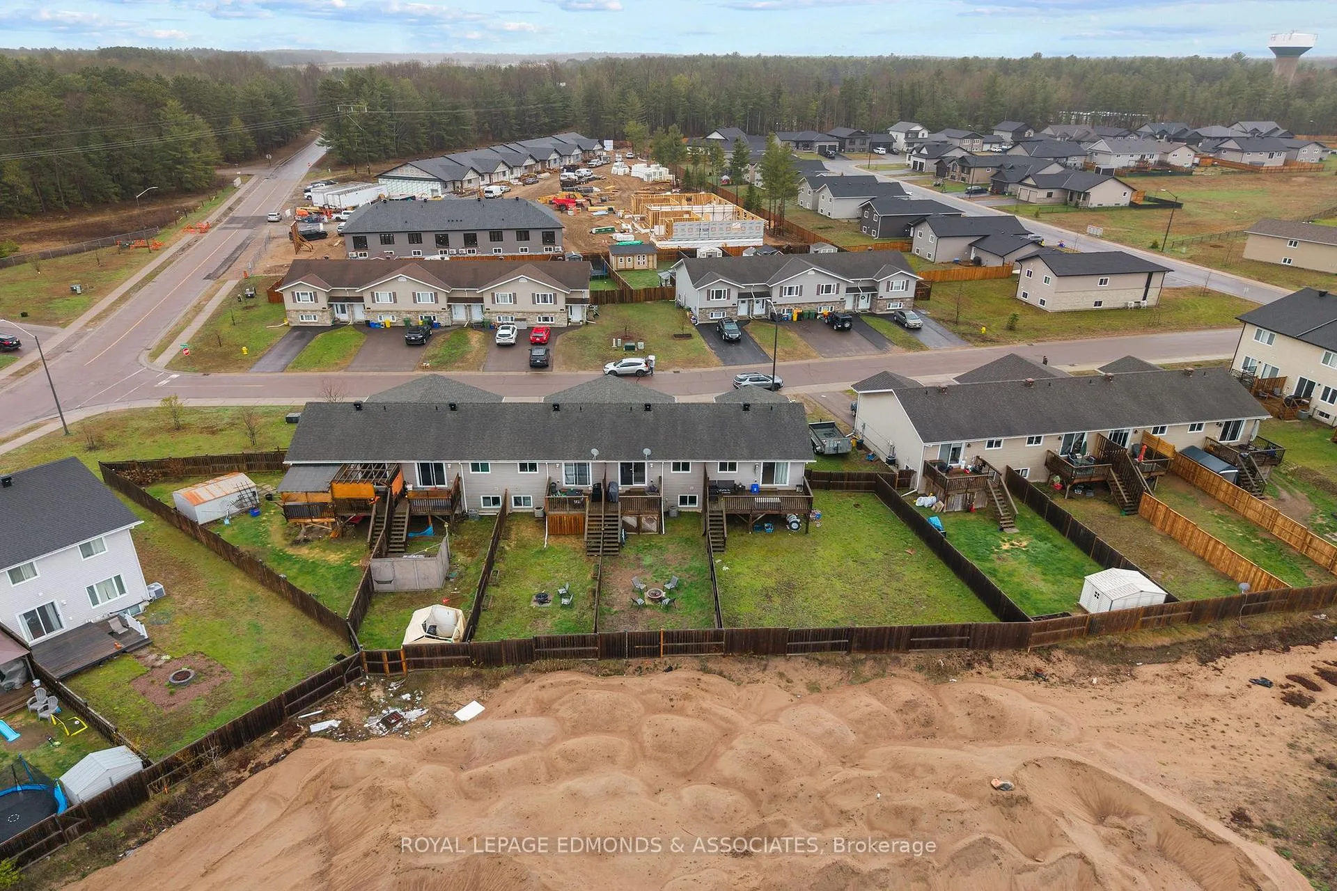 Photo 40 of 8 William Thomas Drive, Petawawa — HOMEH