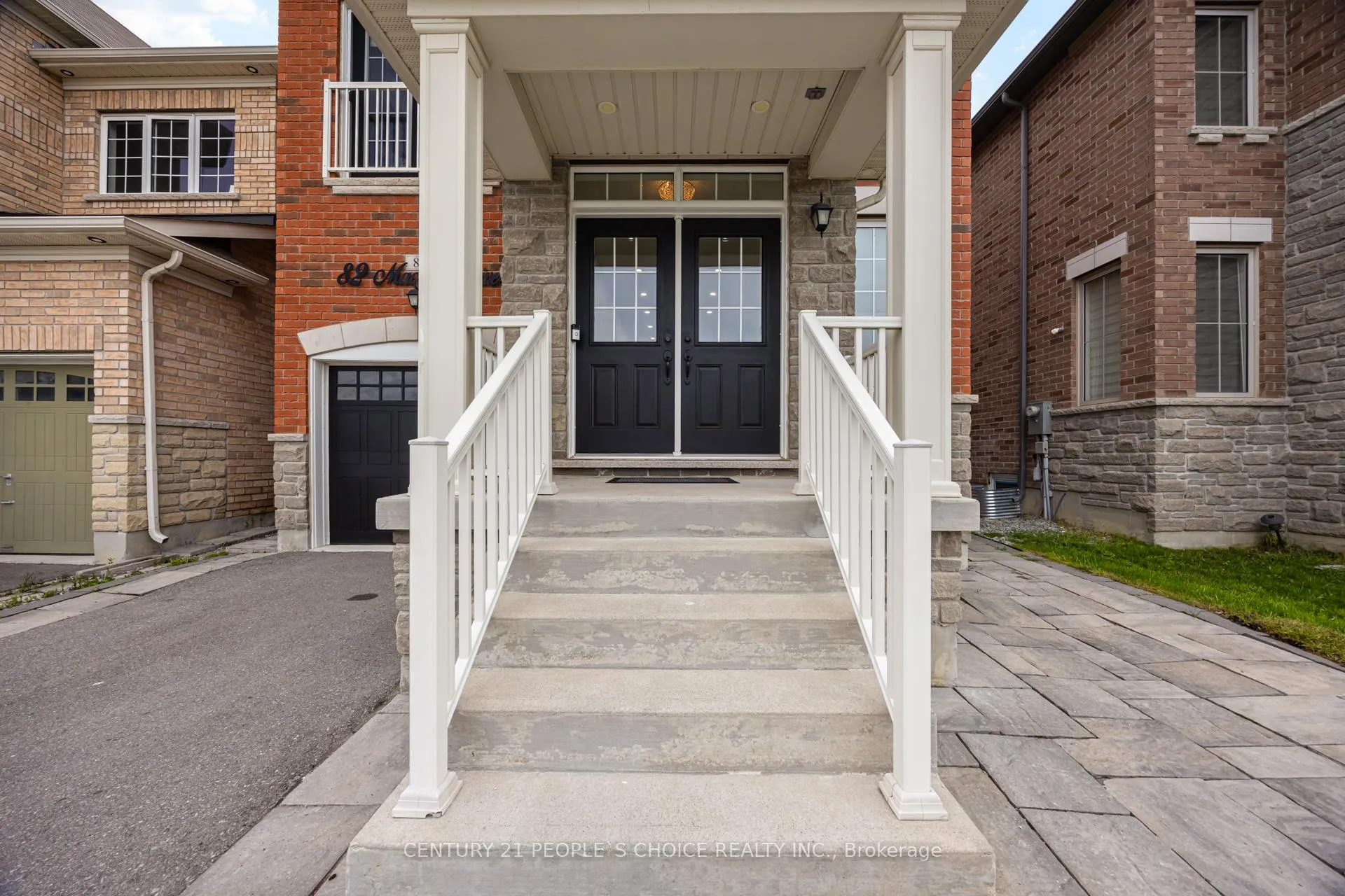 Photo 3 of 82 Mactier Drive, Vaughan, Kleinburg — HOMEH