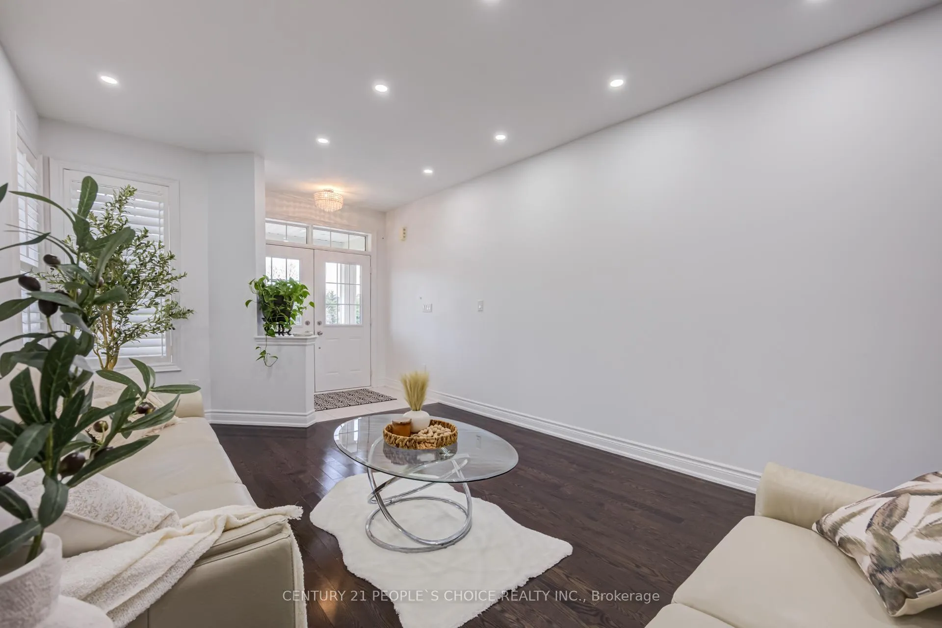 Photo 8 of 82 Mactier Drive, Vaughan, Kleinburg — HOMEH