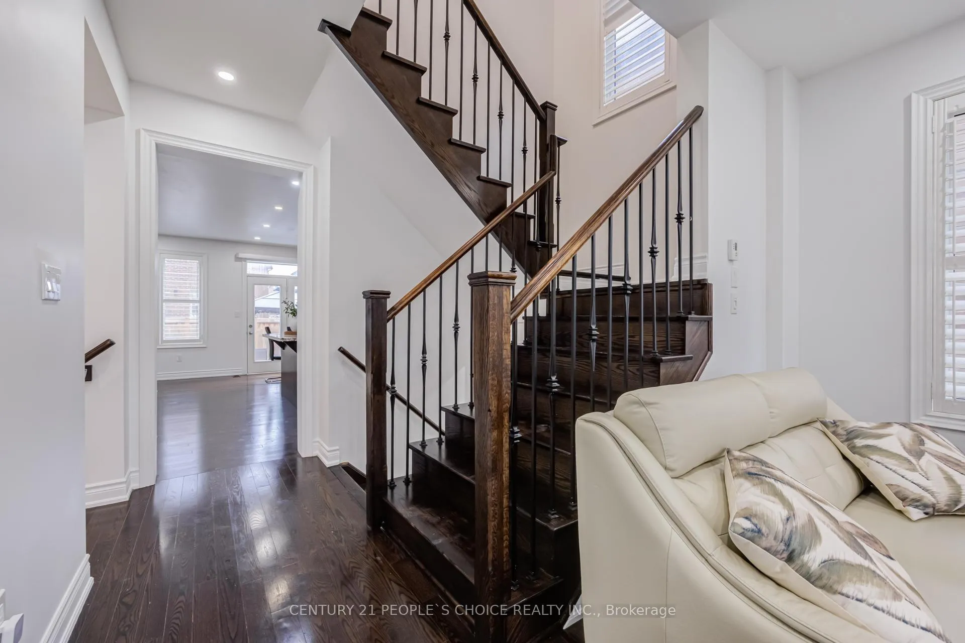 Photo 10 of 82 Mactier Drive, Vaughan, Kleinburg — HOMEH