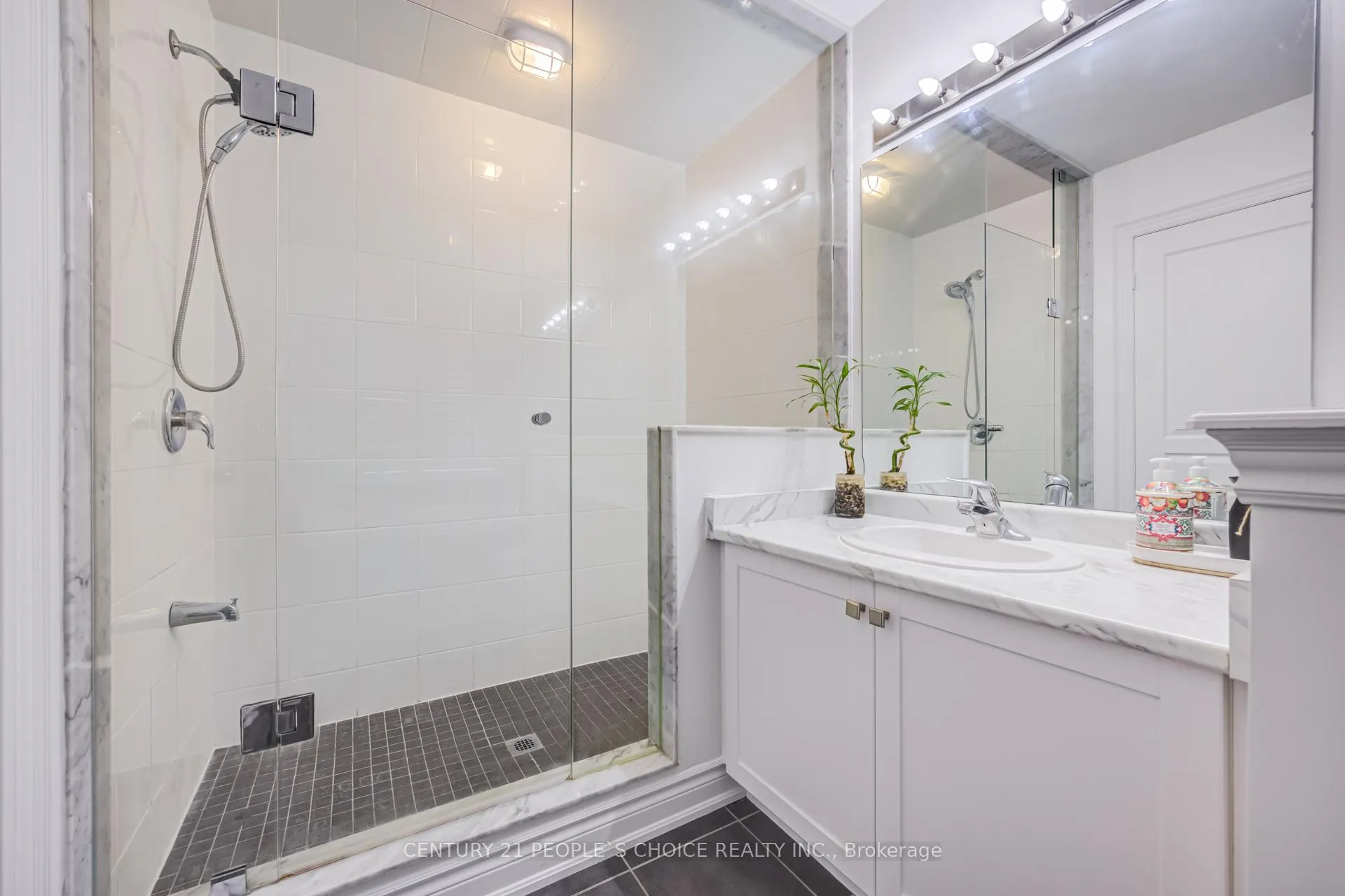 Photo 36 of 82 Mactier Drive, Vaughan, Kleinburg — HOMEH