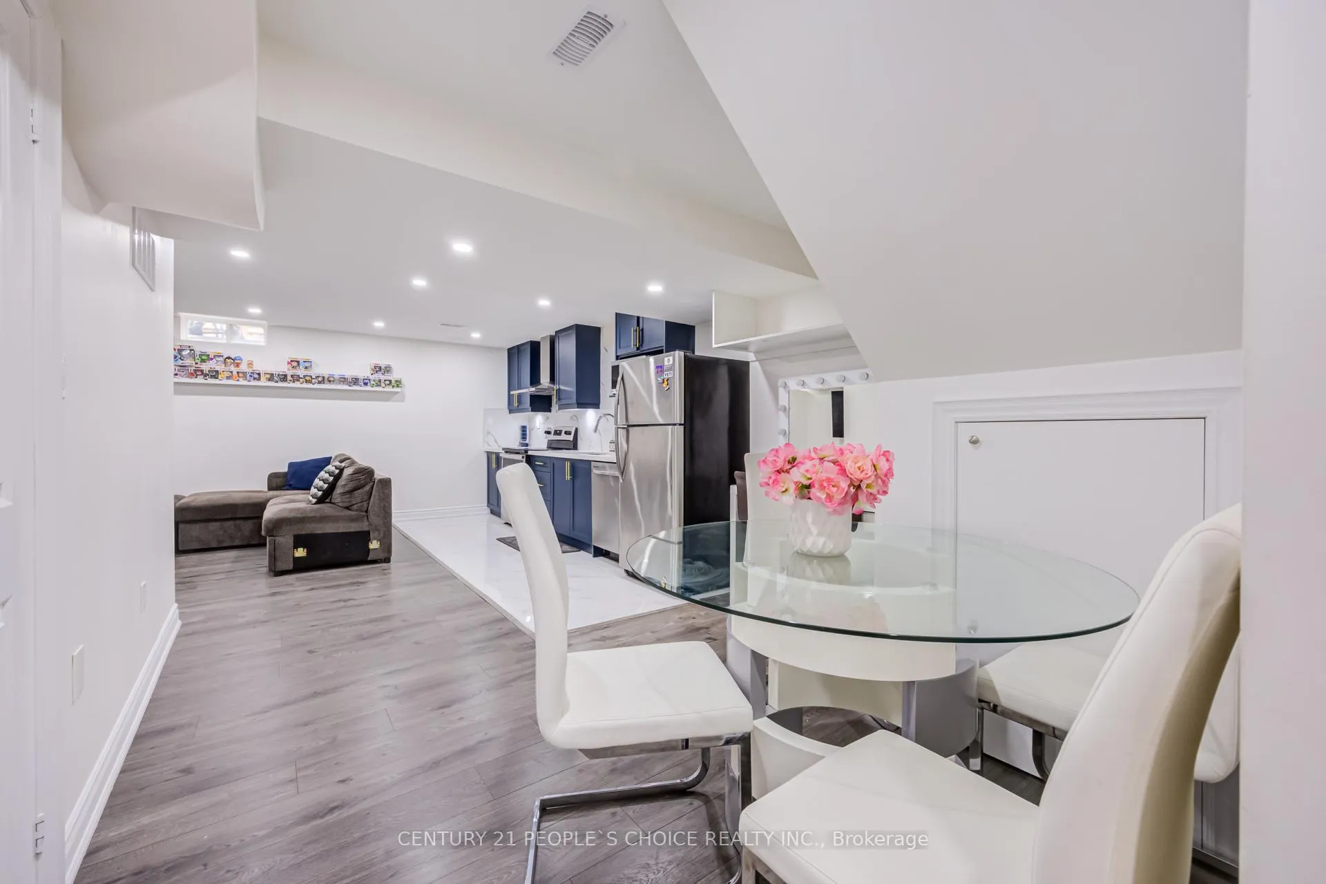 Photo 38 of 82 Mactier Drive, Vaughan, Kleinburg — HOMEH