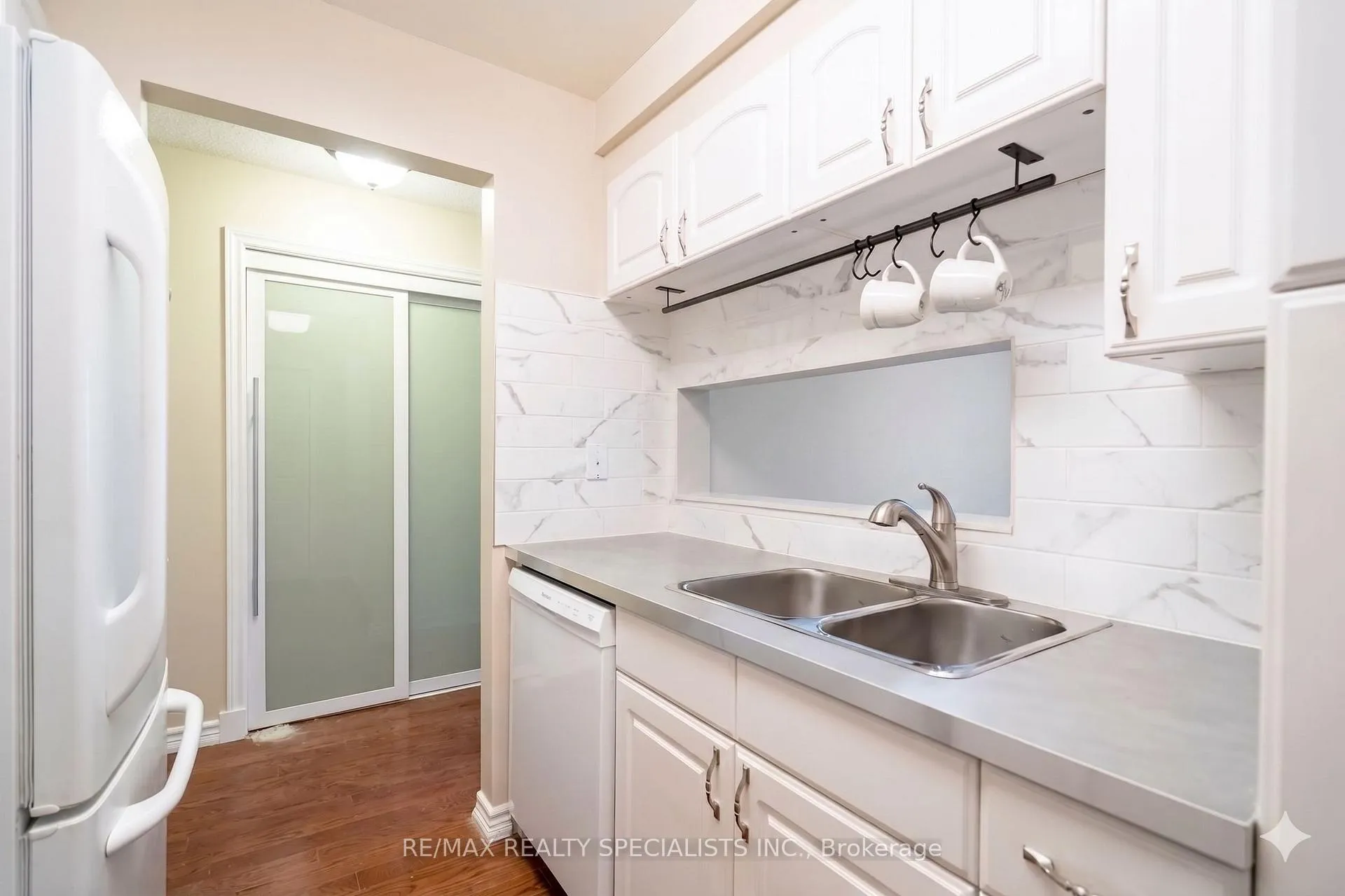 Photo 2 of Unit 219, 193 Lake Driveway Drive, Ajax, South West — HOMEH