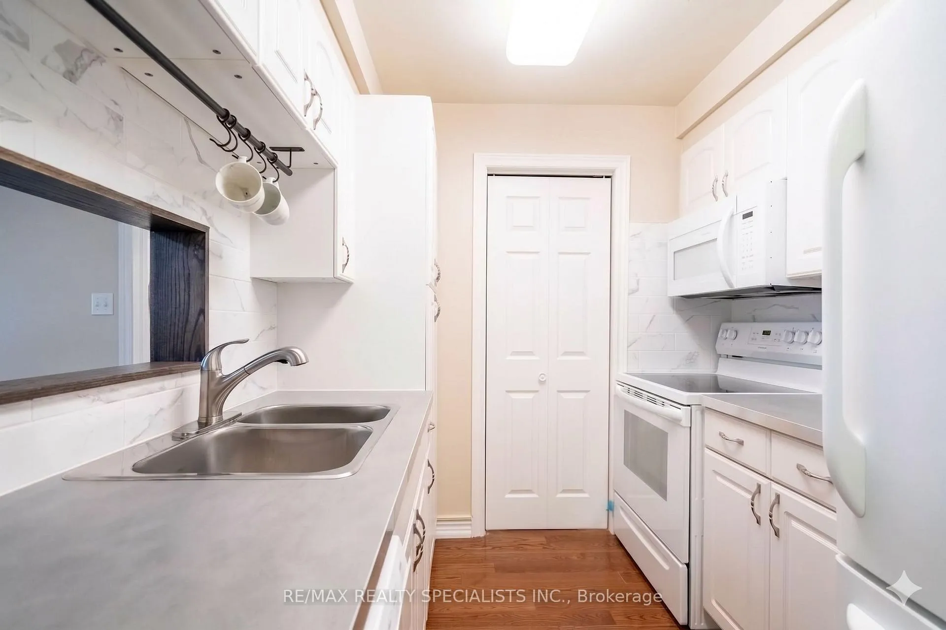 Photo 3 of Unit 219, 193 Lake Driveway Drive, Ajax, South West — HOMEH
