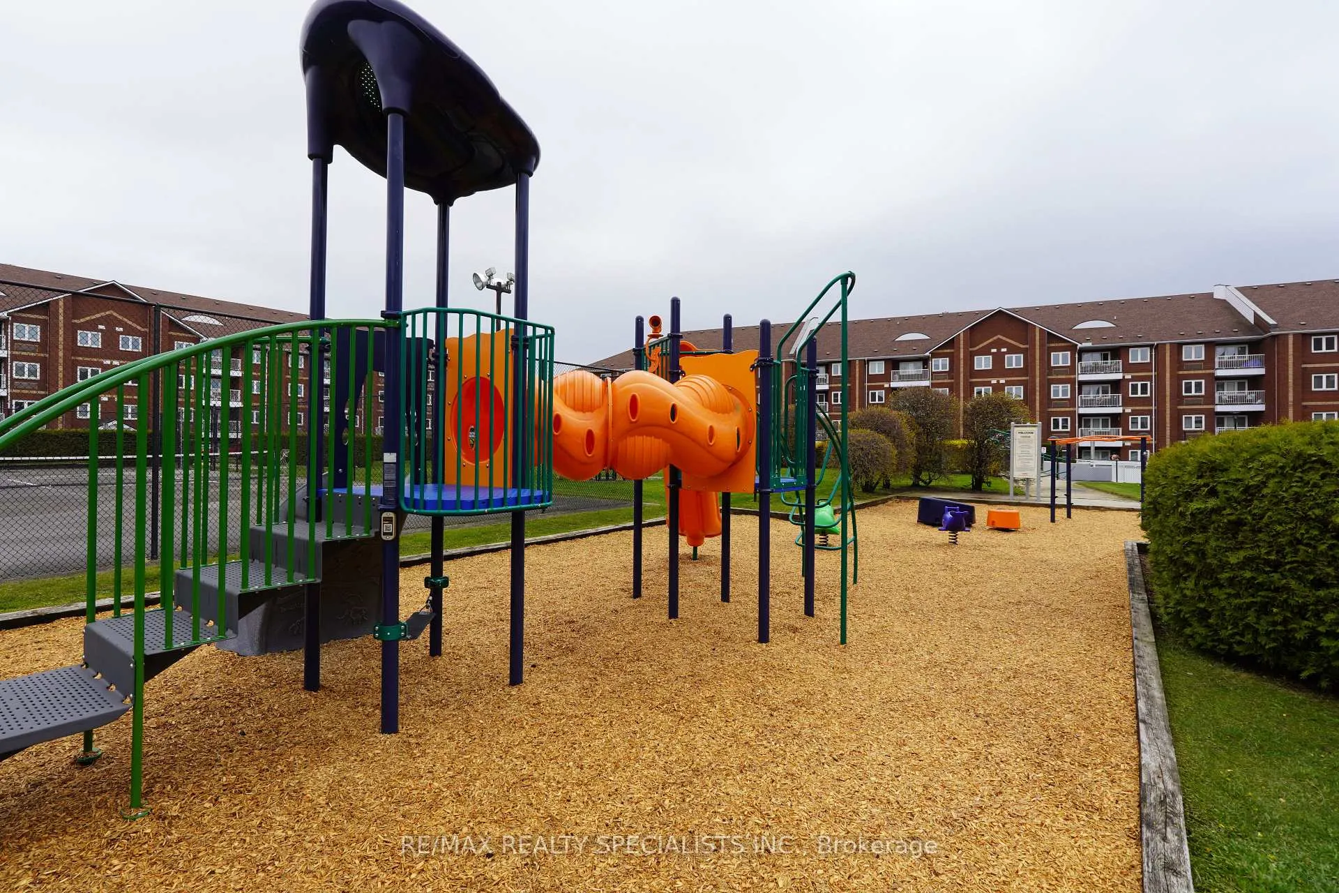 Photo 12 of Unit 219, 193 Lake Driveway Drive, Ajax, South West — HOMEH