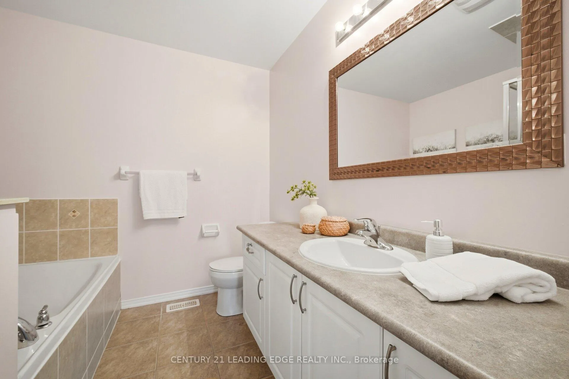 Photo 27 of Unit 14, 28 Burtonbury Lane, Ajax, Northeast Ajax — HOMEH