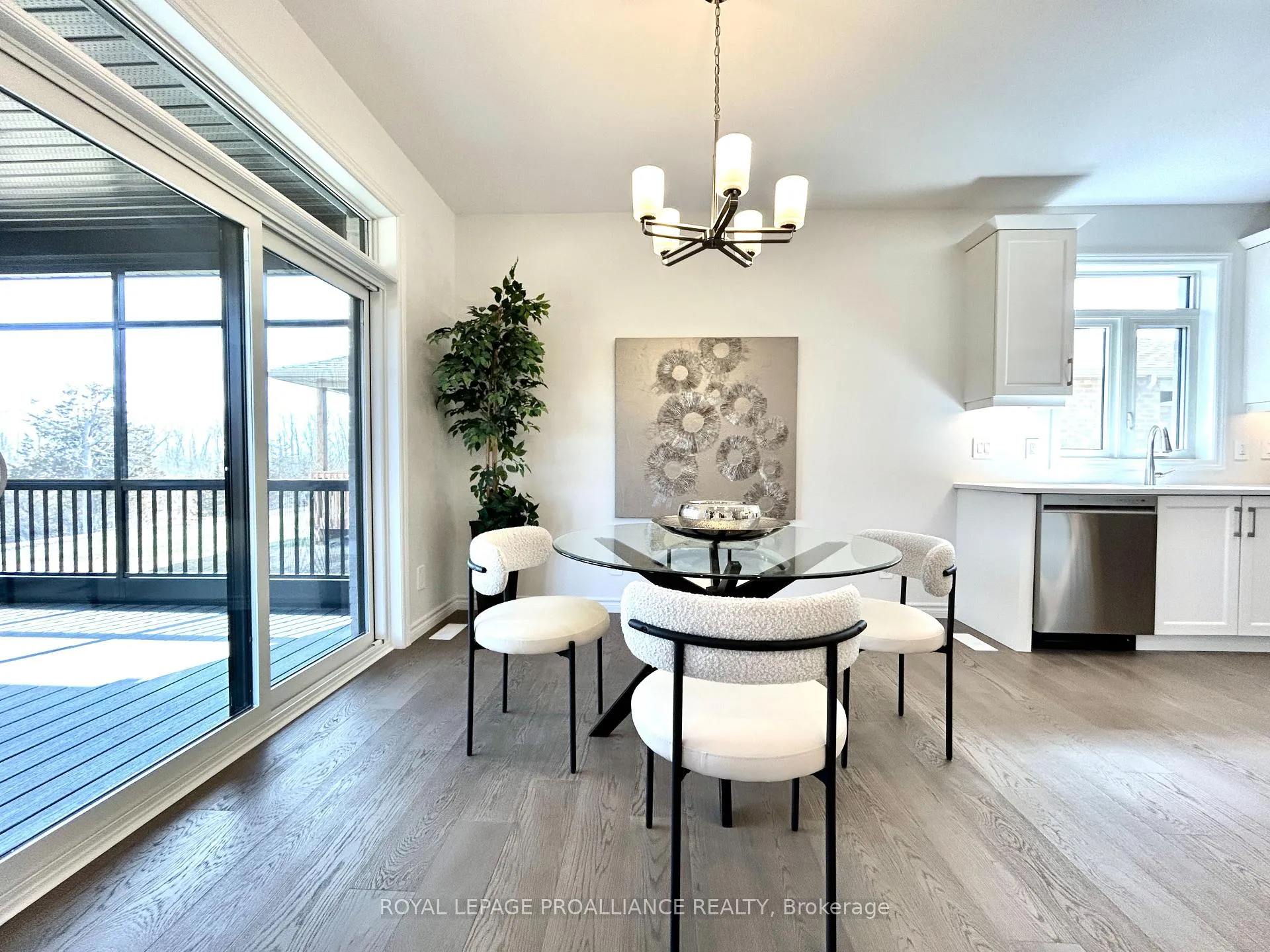 Photo 4 of 134 Stonecrest Boulevard, Quinte West, Sidney Ward — HOMEH
