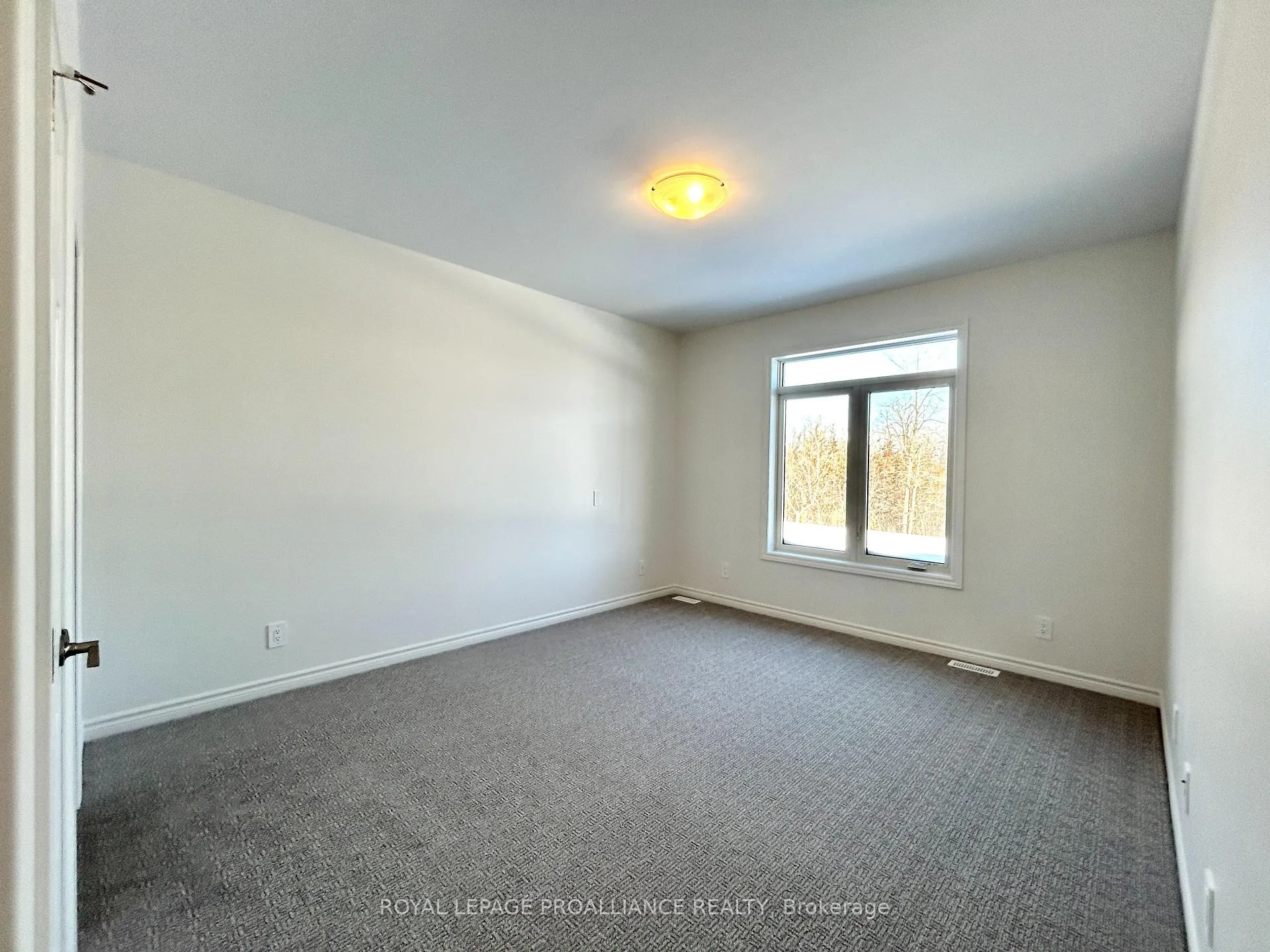 Photo 8 of 134 Stonecrest Boulevard, Quinte West, Sidney Ward — HOMEH