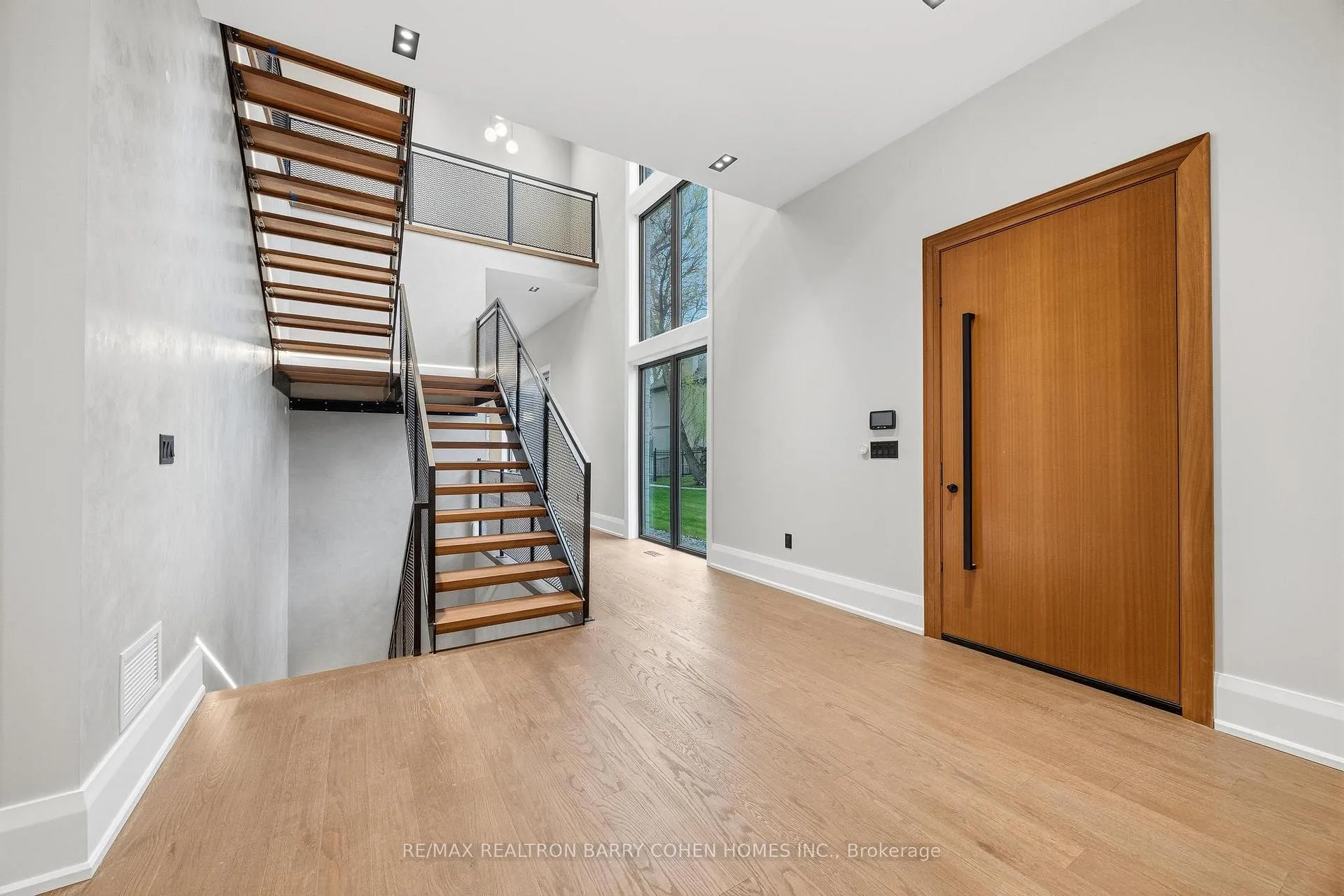 Photo 4 of 4 Sunflower Court, Markham, Bayview Glen — HOMEH