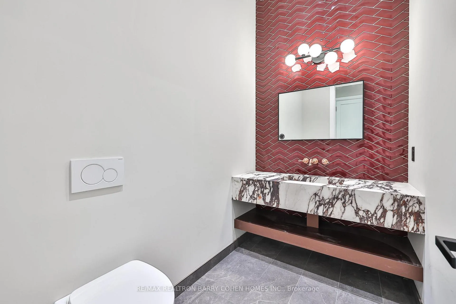 Photo 5 of 4 Sunflower Court, Markham, Bayview Glen — HOMEH