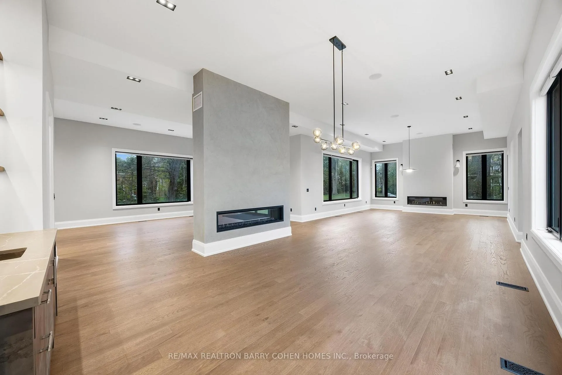Photo 6 of 4 Sunflower Court, Markham, Bayview Glen — HOMEH