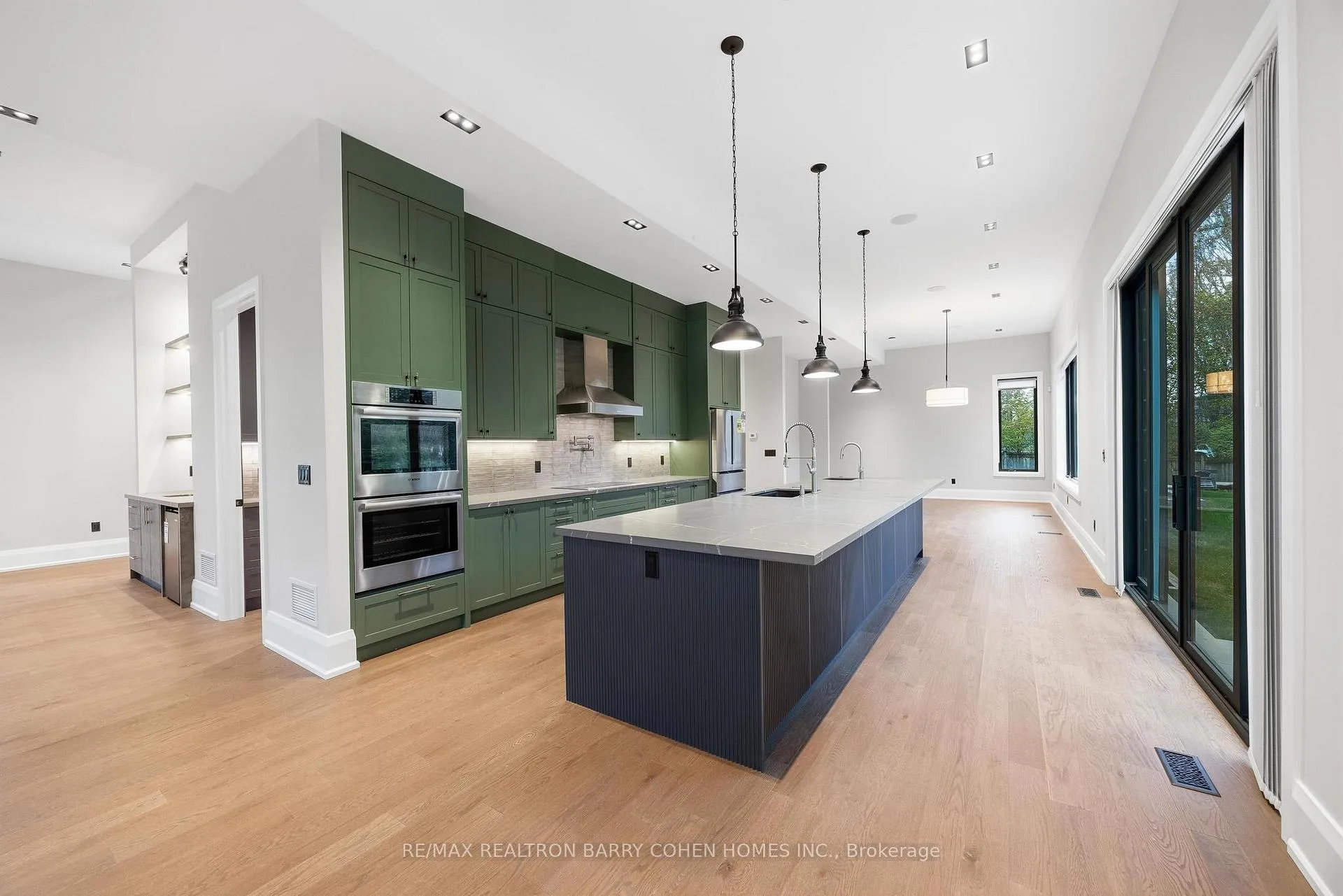 Photo 13 of 4 Sunflower Court, Markham, Bayview Glen — HOMEH