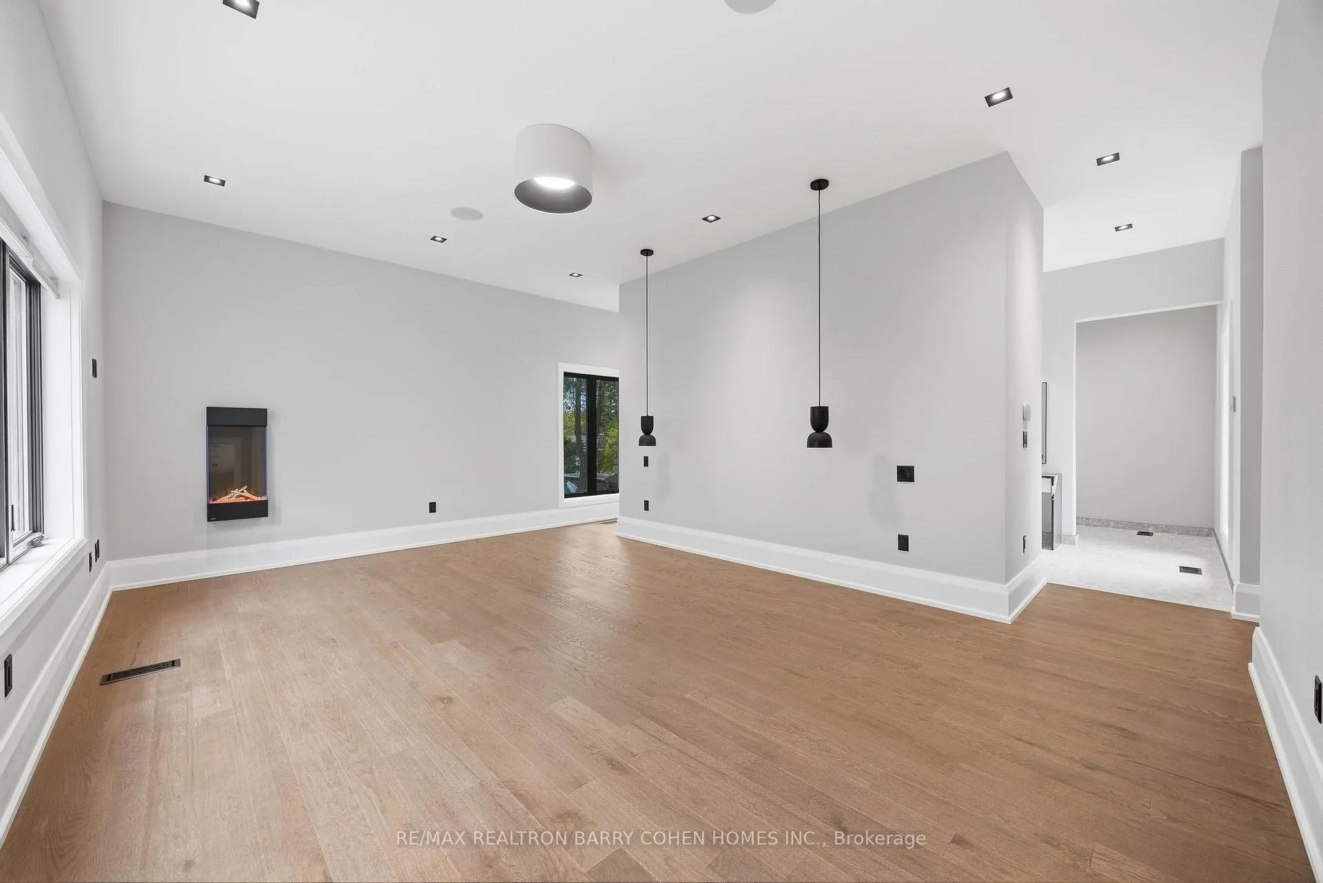Photo 16 of 4 Sunflower Court, Markham, Bayview Glen — HOMEH