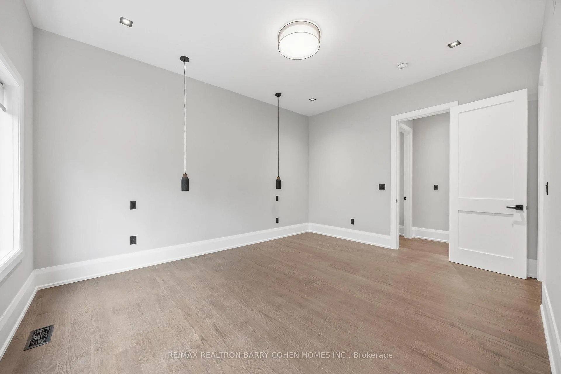 Photo 25 of 4 Sunflower Court, Markham, Bayview Glen — HOMEH