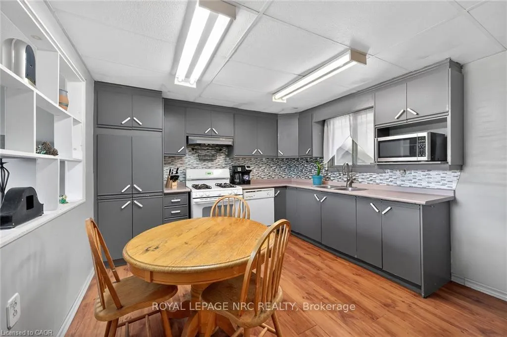 Photo 9 of 45 Leckie Avenue, Hamilton, Stoney Creek Mountain — HOMEH