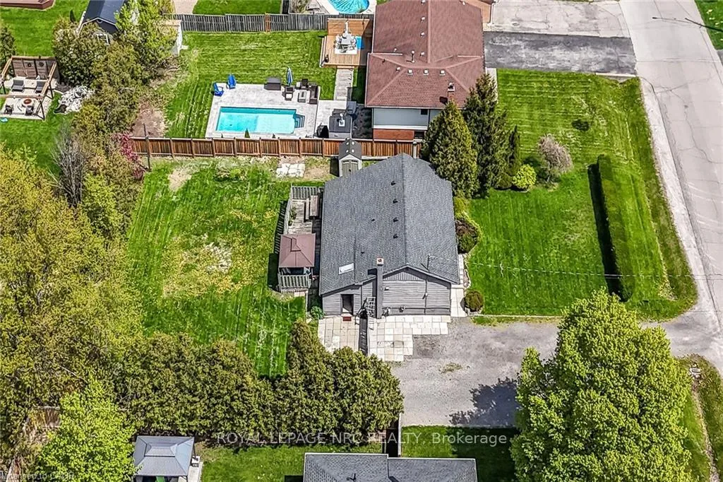 Photo 41 of 45 Leckie Avenue, Hamilton, Stoney Creek Mountain — HOMEH