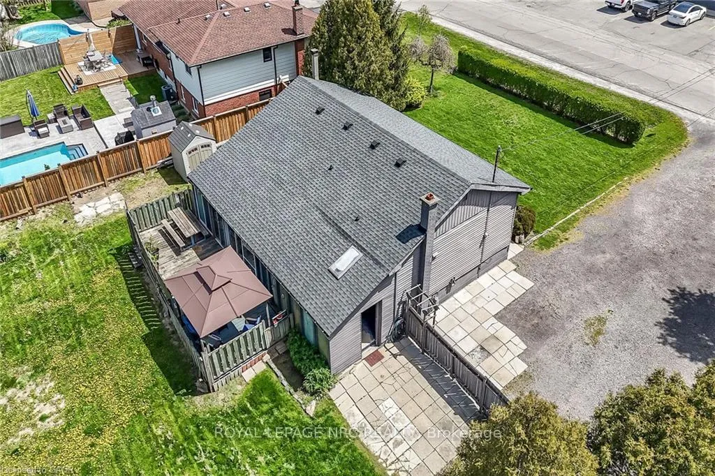Photo 44 of 45 Leckie Avenue, Hamilton, Stoney Creek Mountain — HOMEH